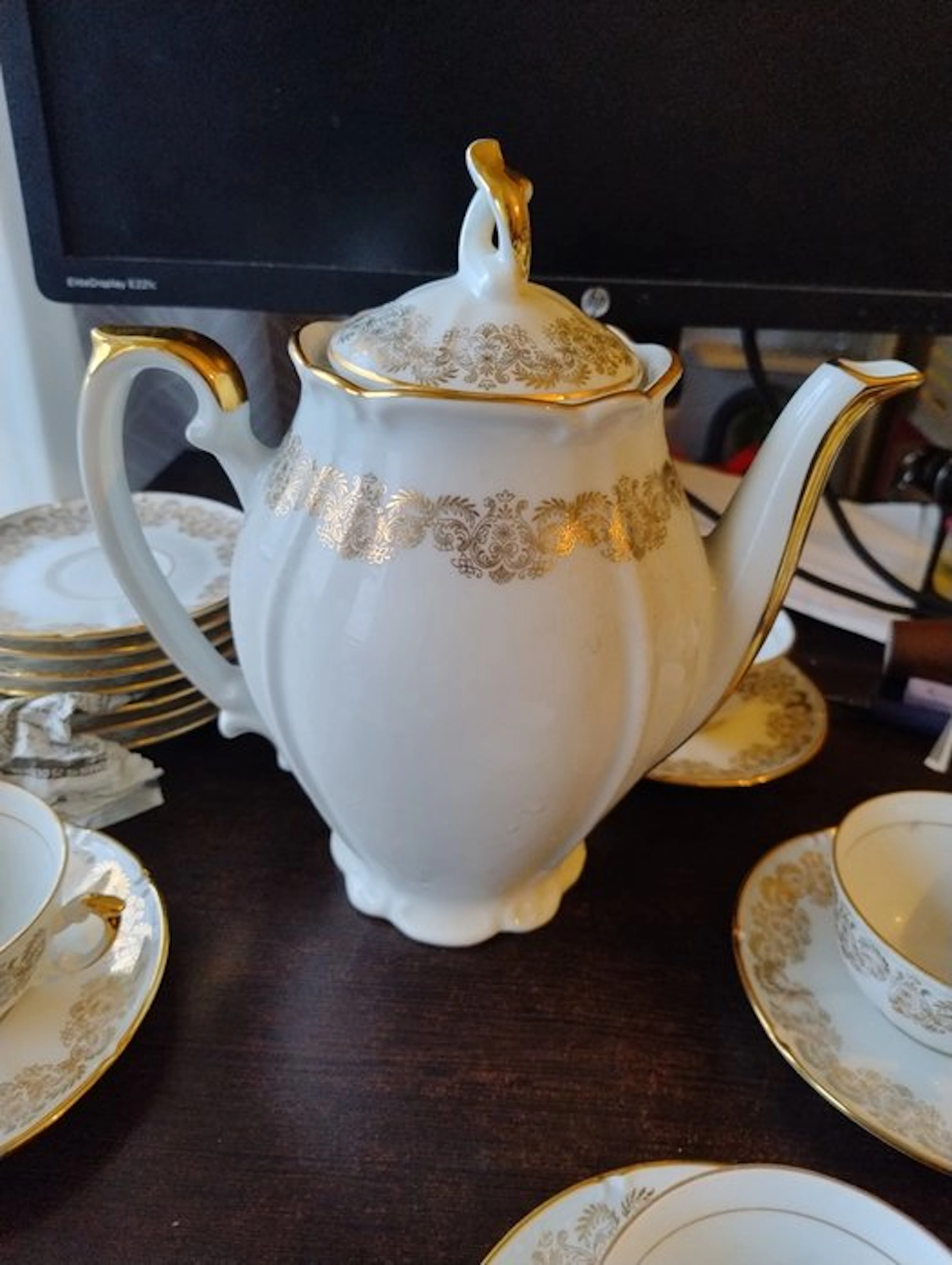 Ferdinand deshouliere - Drinking set (26) - Porcelain, Gold - Fd Chauvigny
