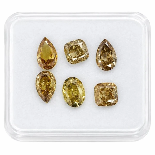 No reserve price - 6 pcs Diamond (Natural coloured)...