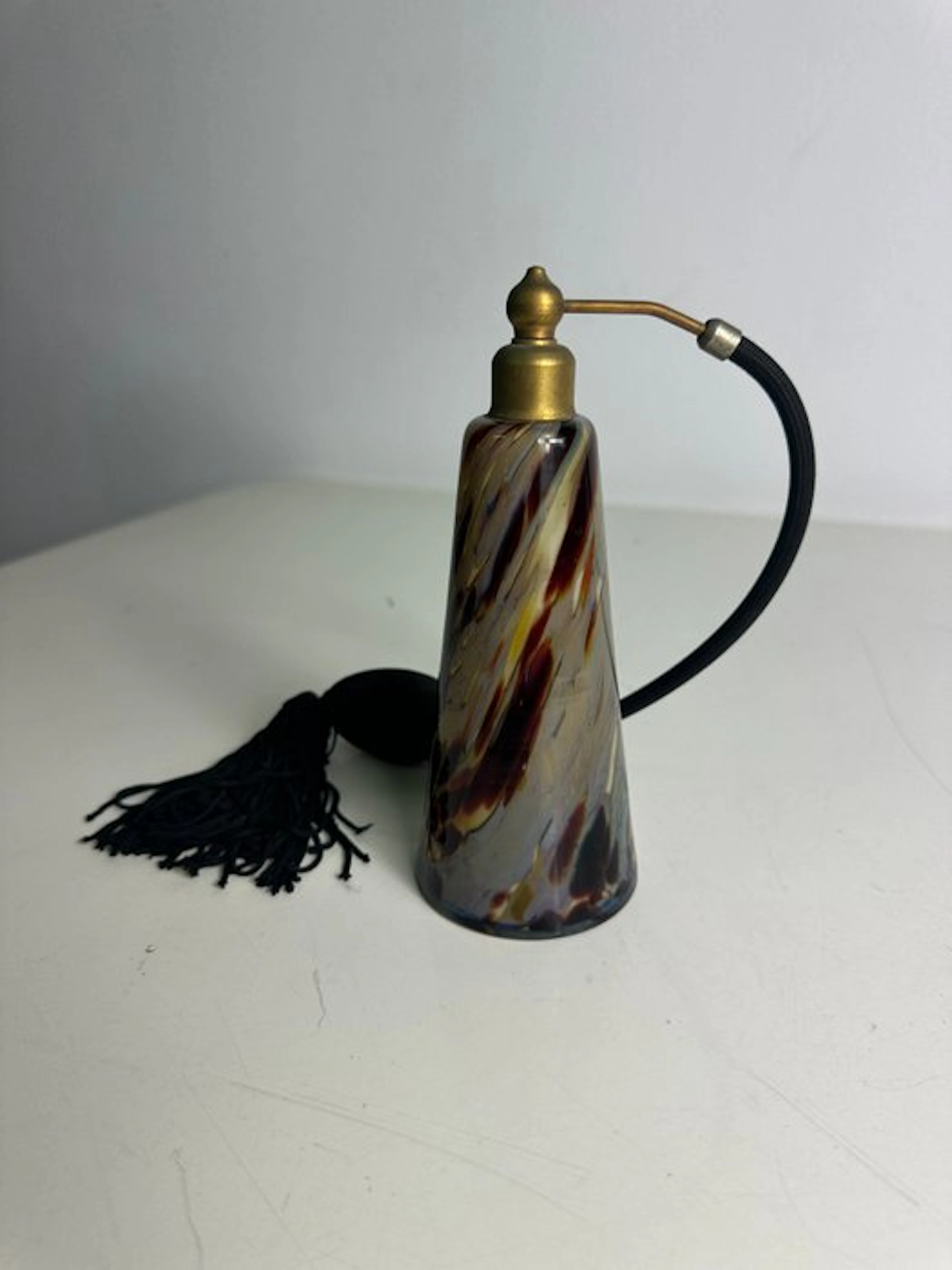 Perfume flask - Glass, Metal, Brass - with a little pump from the 1940s