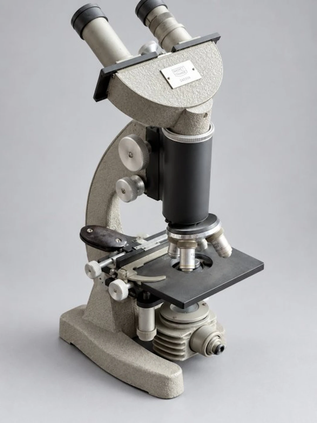 Binocular compound microscope - 240358 - 1970-1980 - France - Nachet