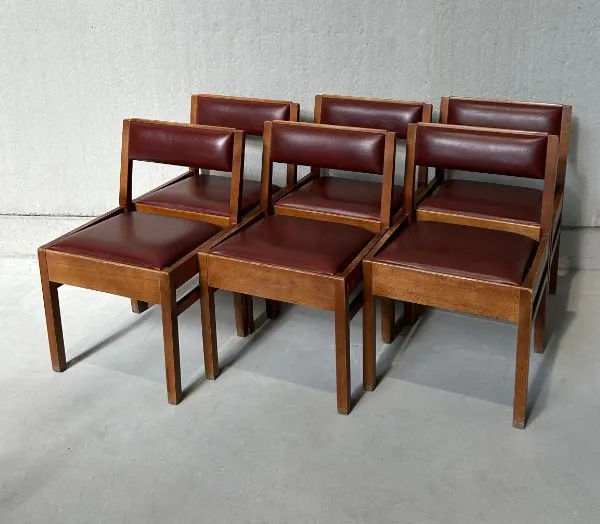 Chair - Oak - A set of six chairs.