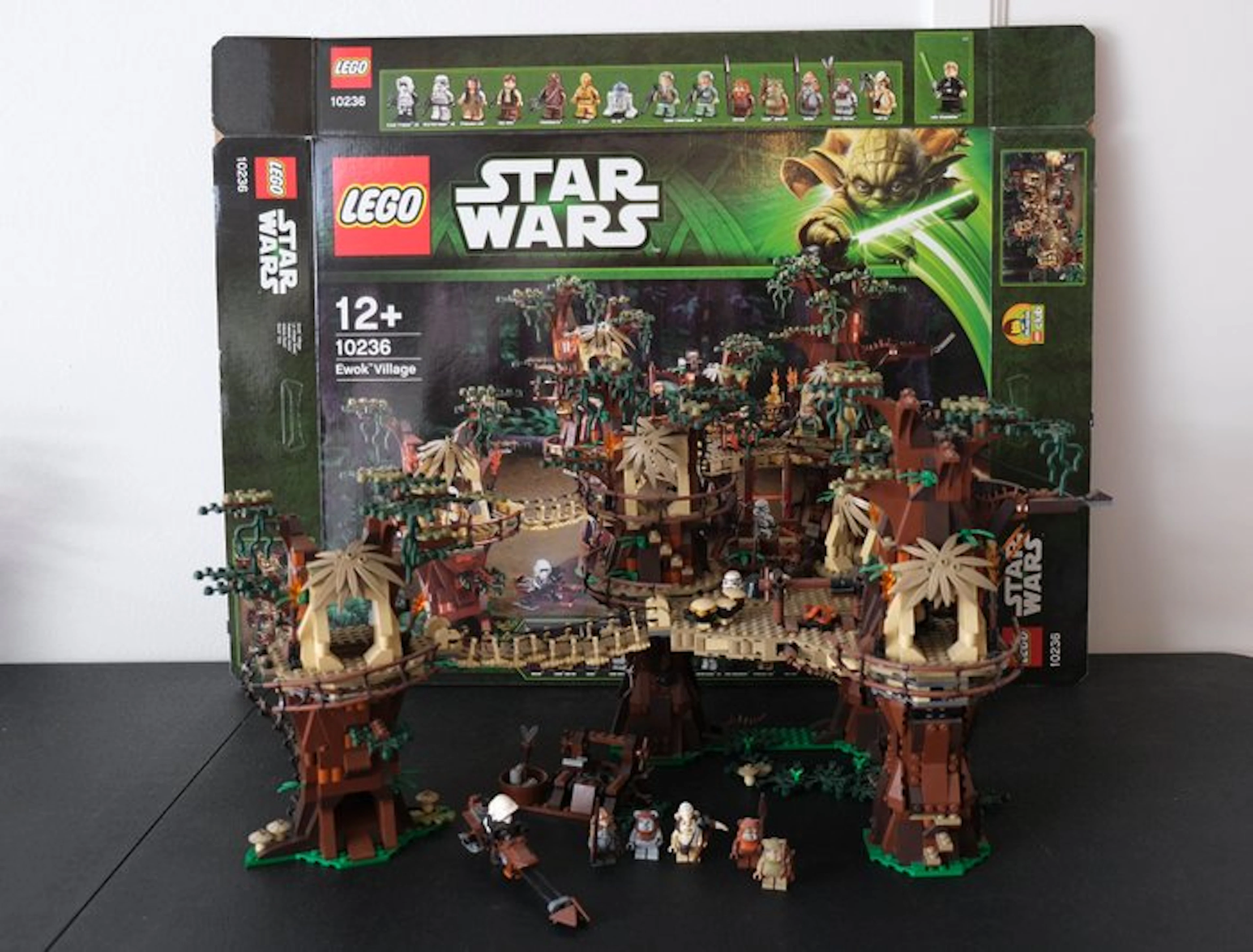 LEGO Set - 10236 - Star Wars - Ewok Village - Used - 99%...