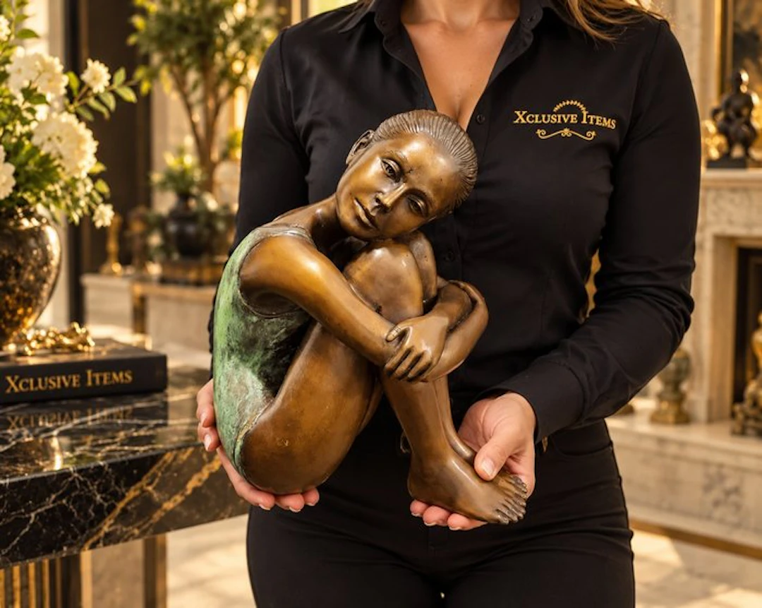 Statue, (XL) Elegant Bronze Girl - 26 cm - Bronze - 2026