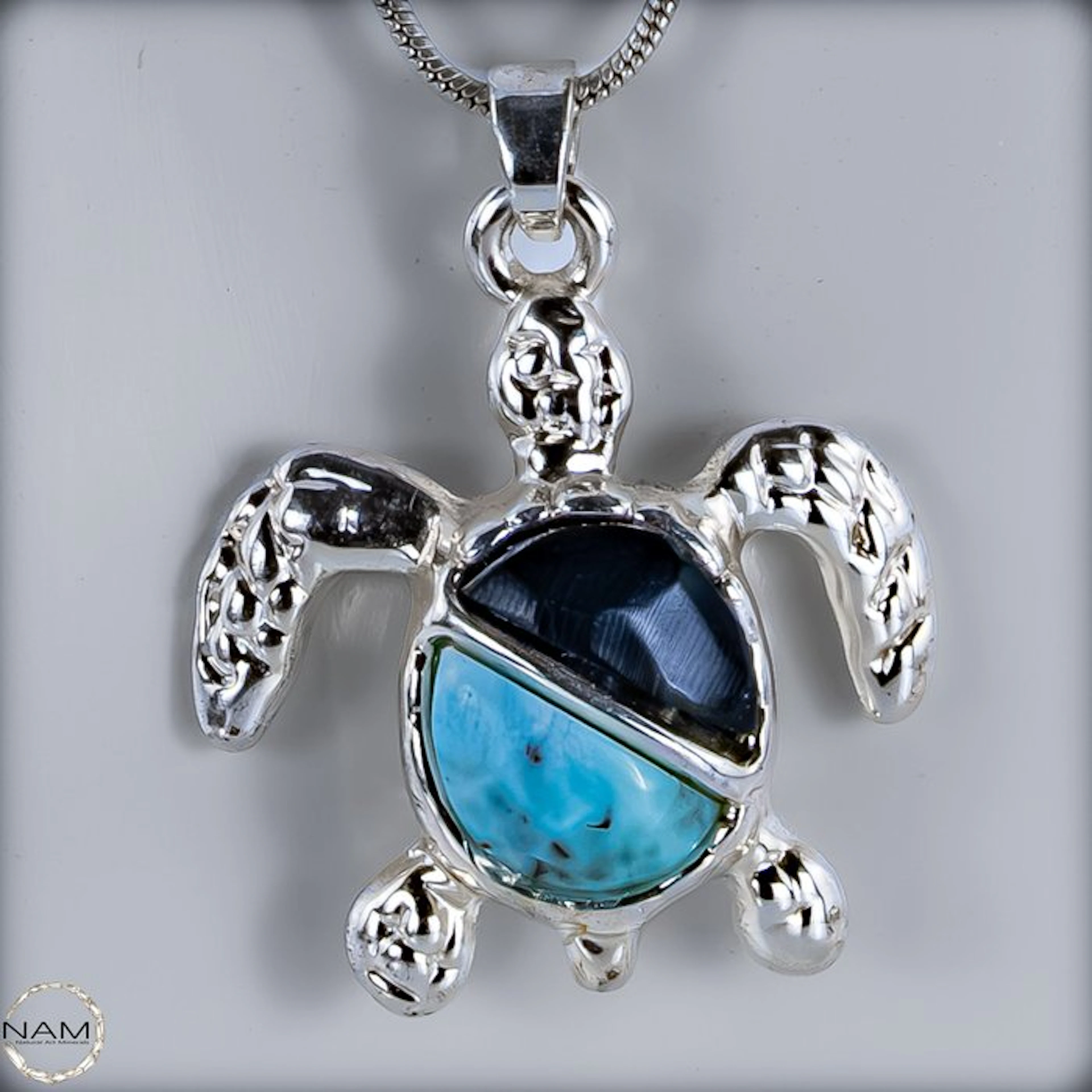 Larimar & Black Coral – Turtle pendant in 925 sterling silver - 41.25