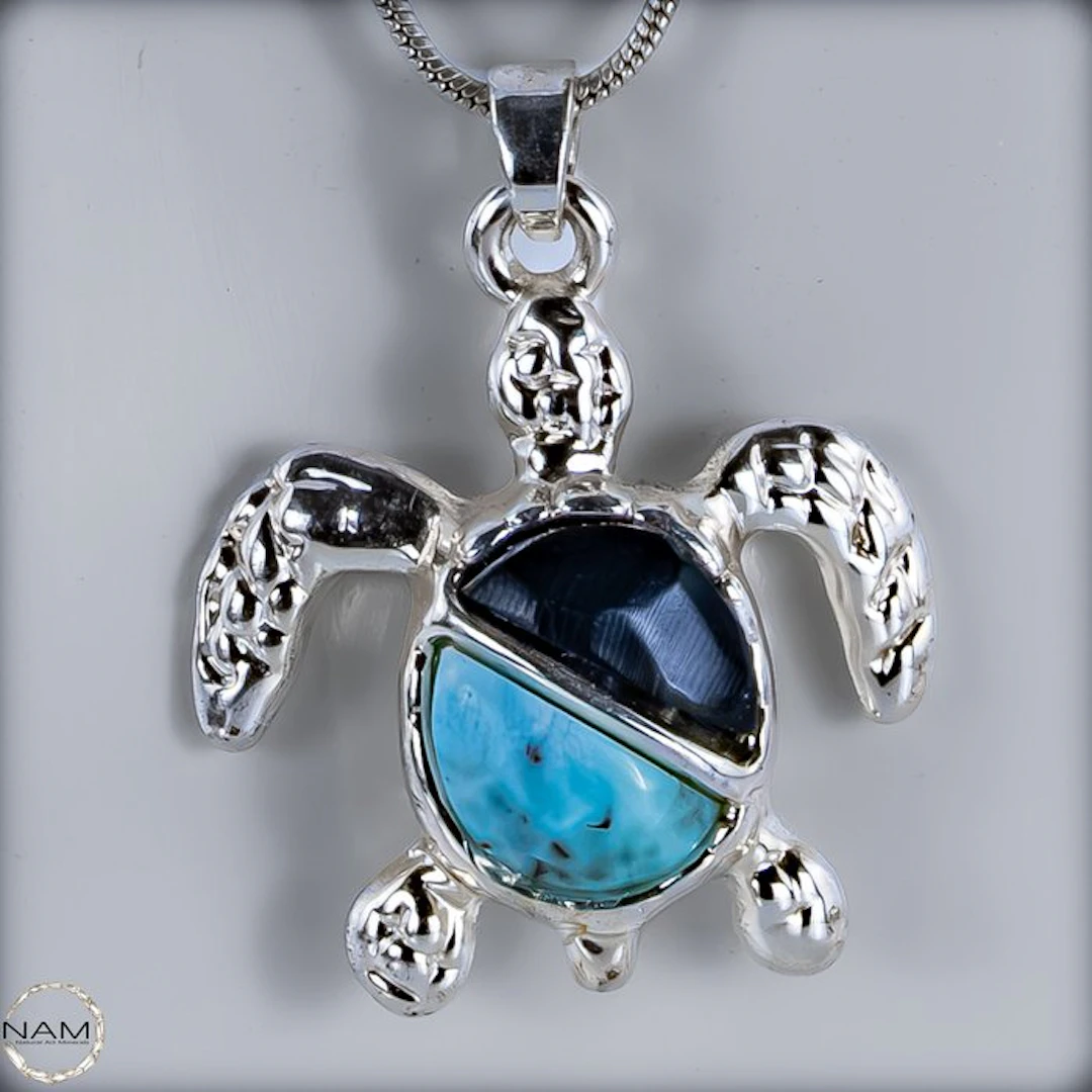 Larimar & Black Coral – Turtle pendant in 925 sterling silver - 41.25