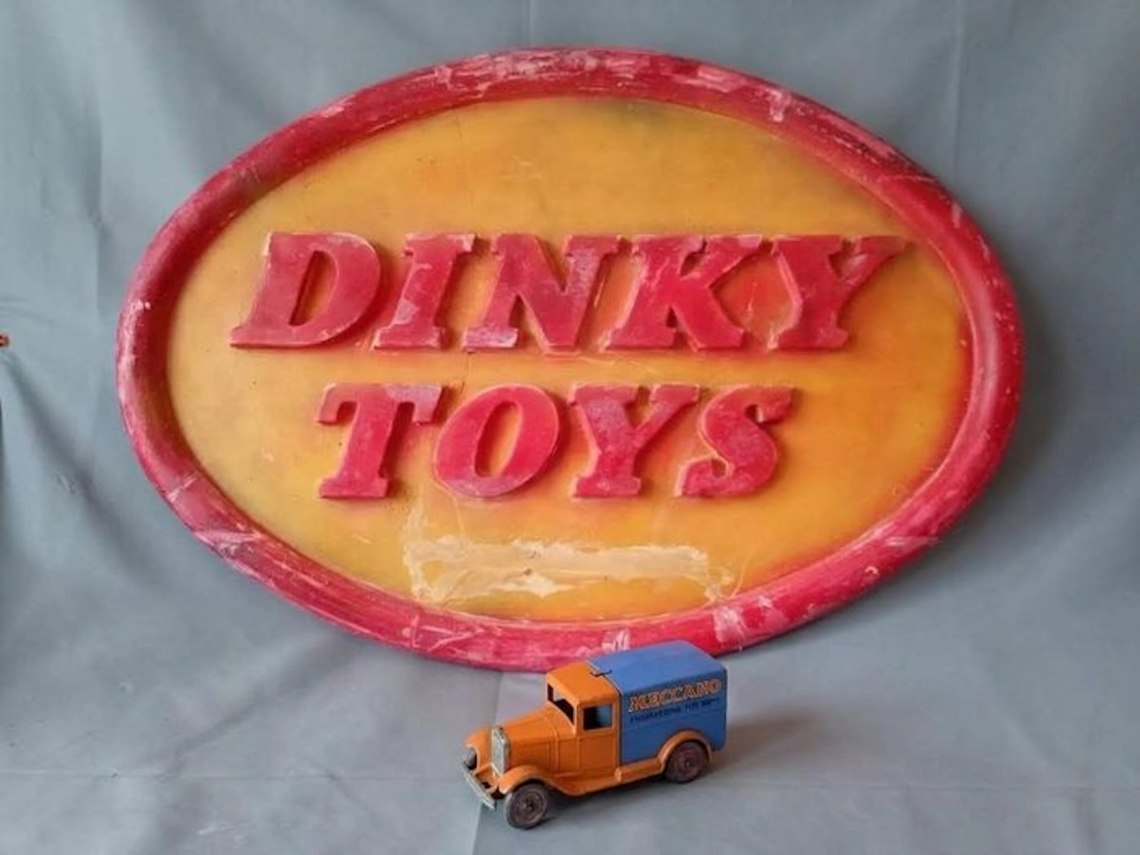 dinky toys - Big sign DINKY TOYS - Advertising sign - Plaster