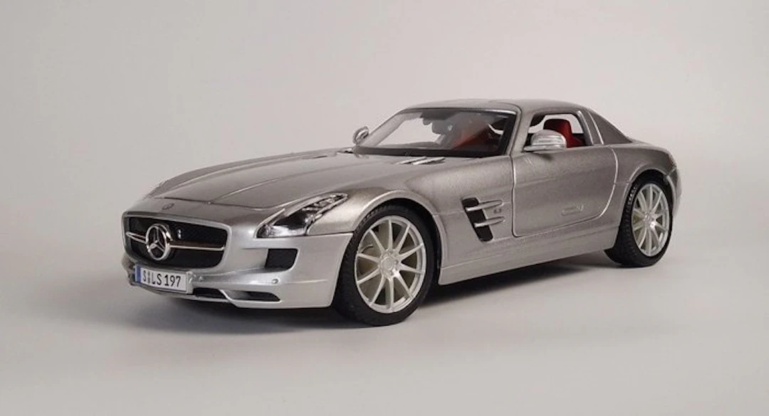 Maisto 1:18 - Model car - Mercedes-Benz SLS AMG