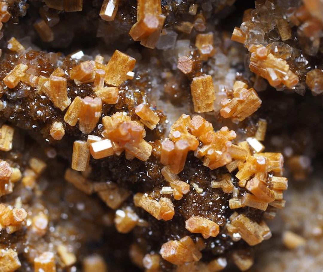 Vanadinite Crystals on matrix - Height: 12.5 cm - Width: 11 cm- 250 g