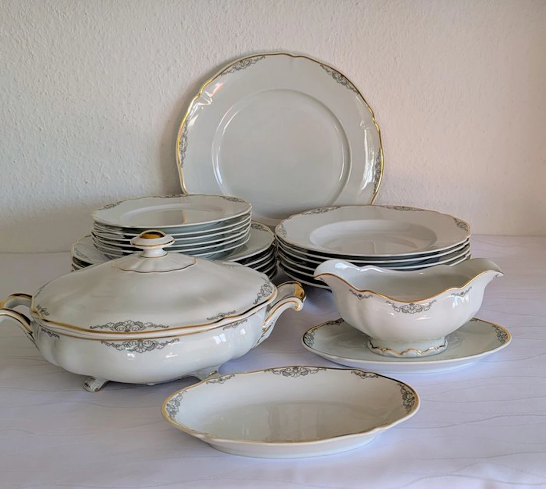 Hutschenreuther - Dinner set for 6 (22) - Porcelain - Tableware