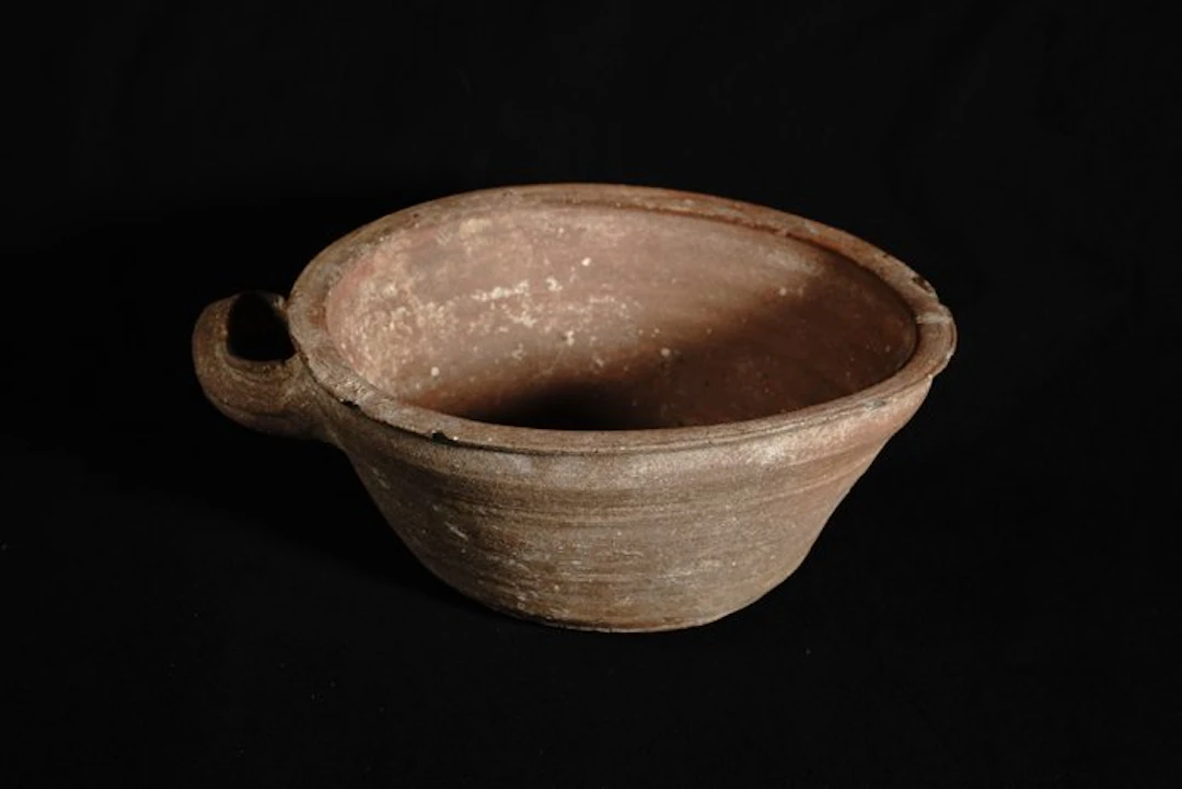 Byzantine Terracotta saucepan with handle, 23 x 9,5 cm