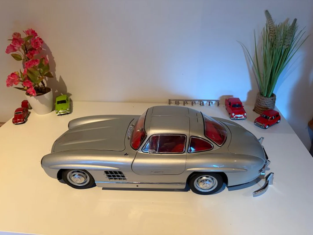 IXO 1:8 - Model car - Mercedes-Benz 300 SL Gullwing (1955)