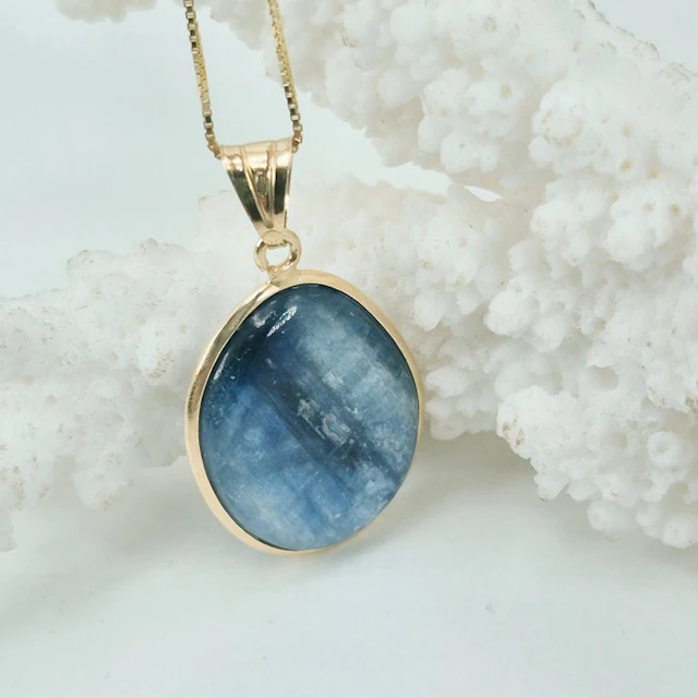 Silver, Gold-plated, No Reserve - Necklace with pendant - NATURAL BLUE CYANITE