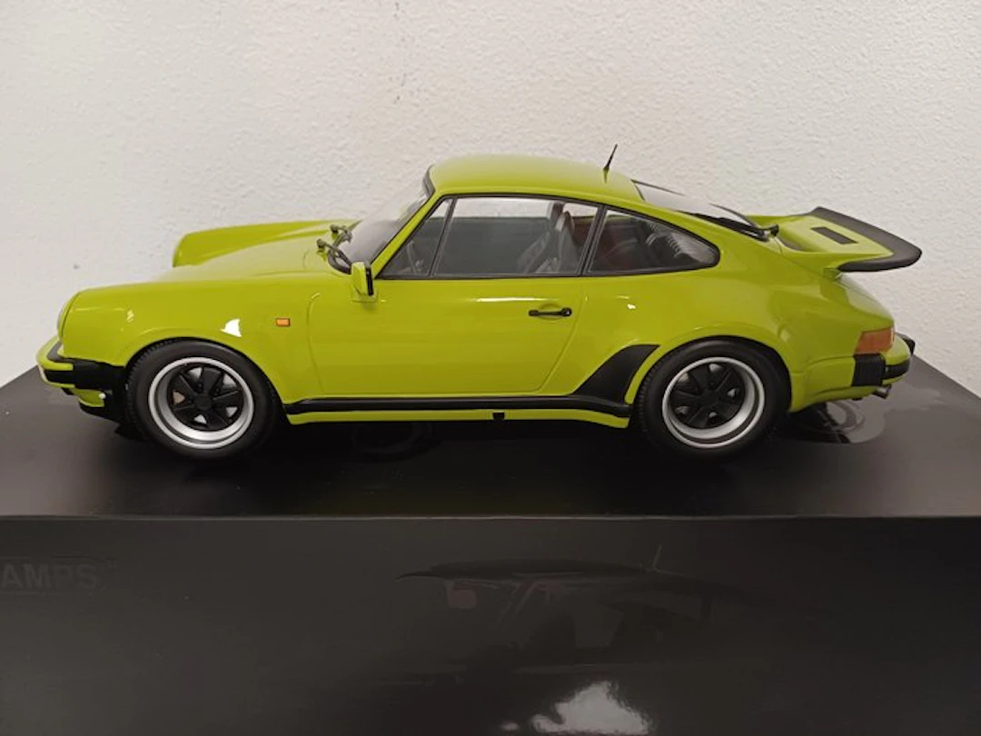 MiniChamps 1:12 - Model car - Porsche 911 (930) Turbo - 1977