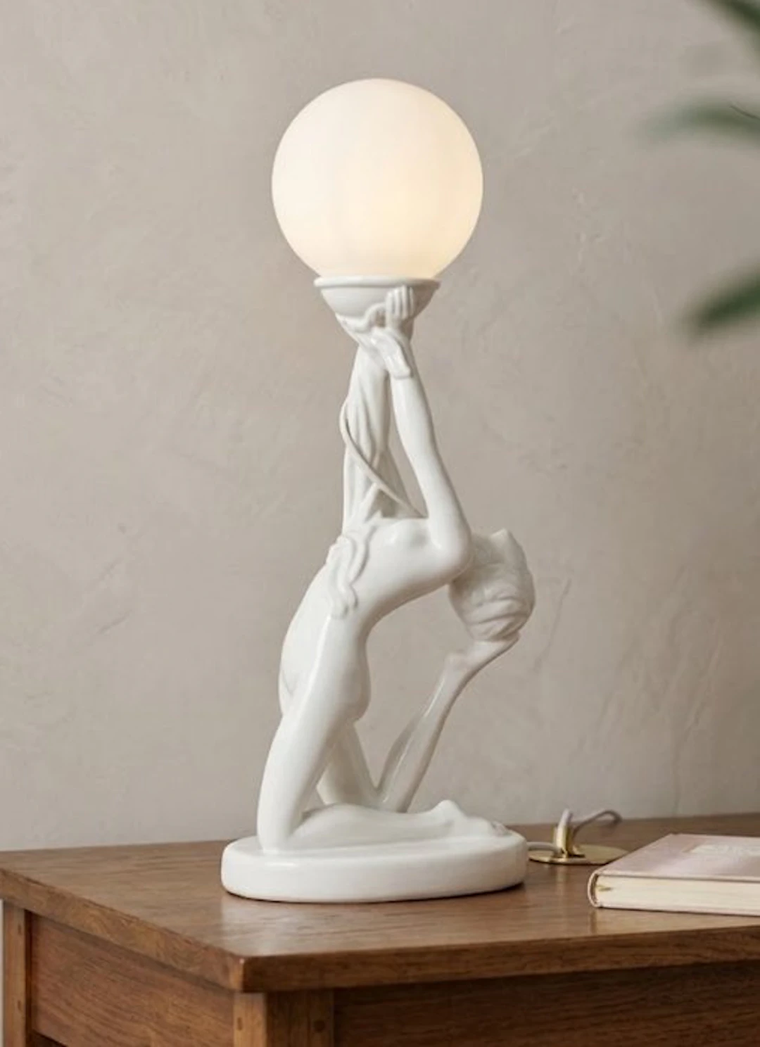 Beautiful Art Deco Style Porcelain Table Lamp - Dancer...