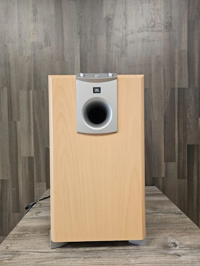 JBL - SUB 138 Active Speaker