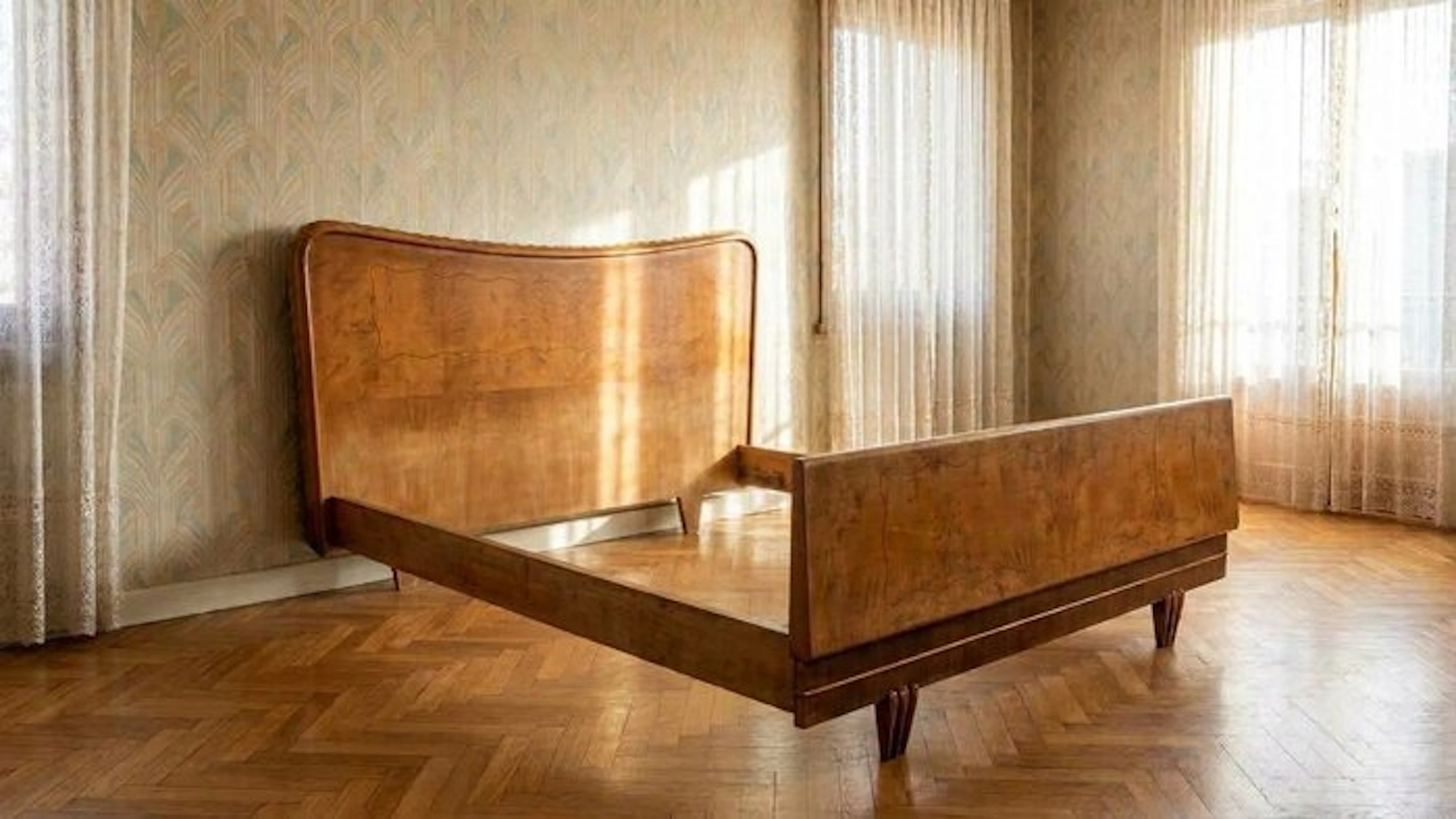 Bed - Wood - Signed