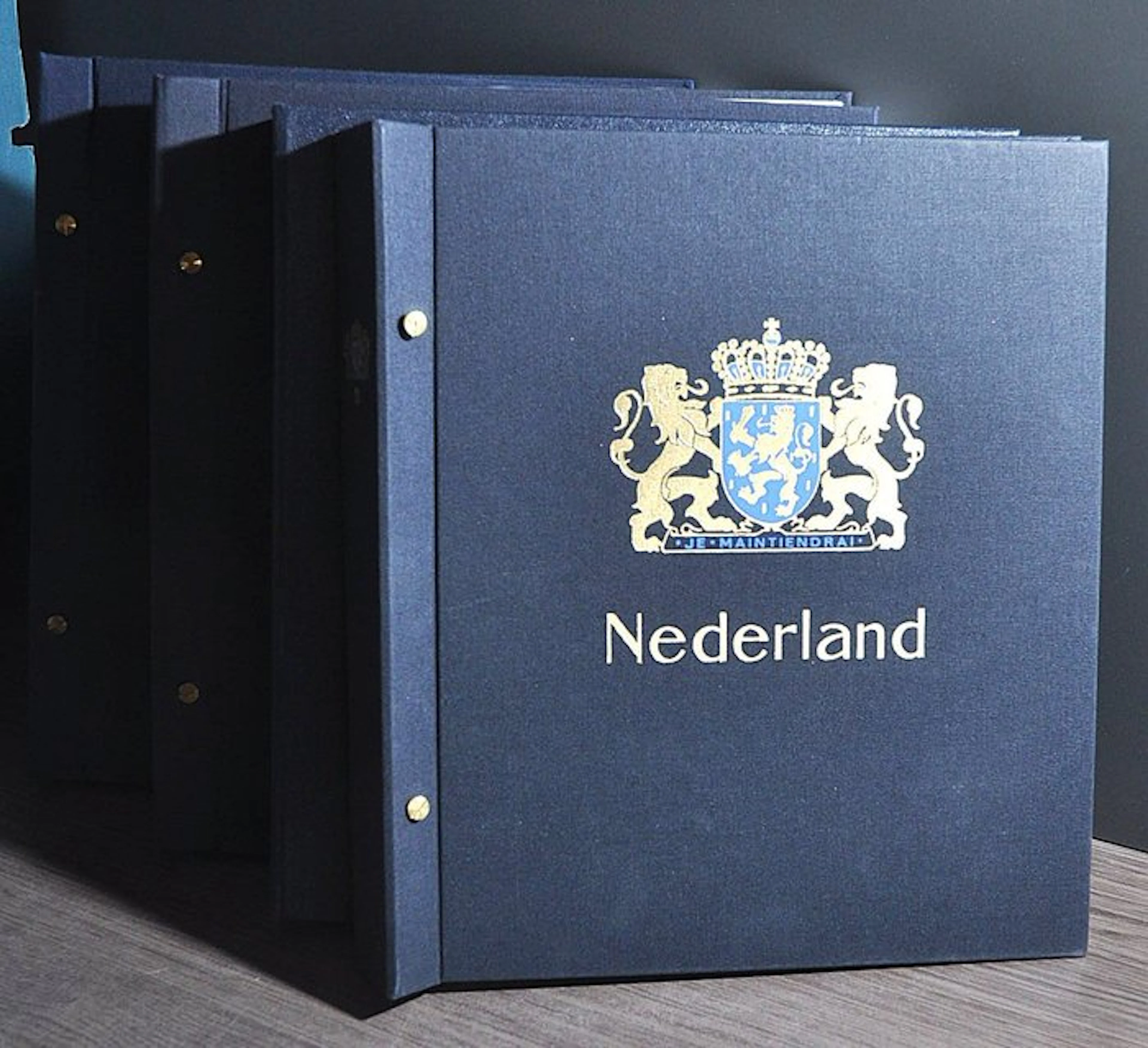 Accessories in the Netherlands - A box full of empty DAVO...
