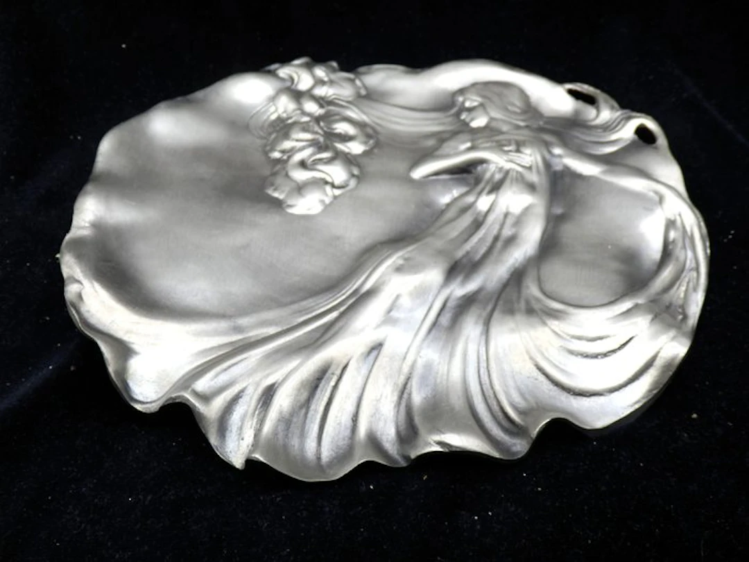 Vide poche - Art Nouveau schaal - vide poche met mooie vrouw - France