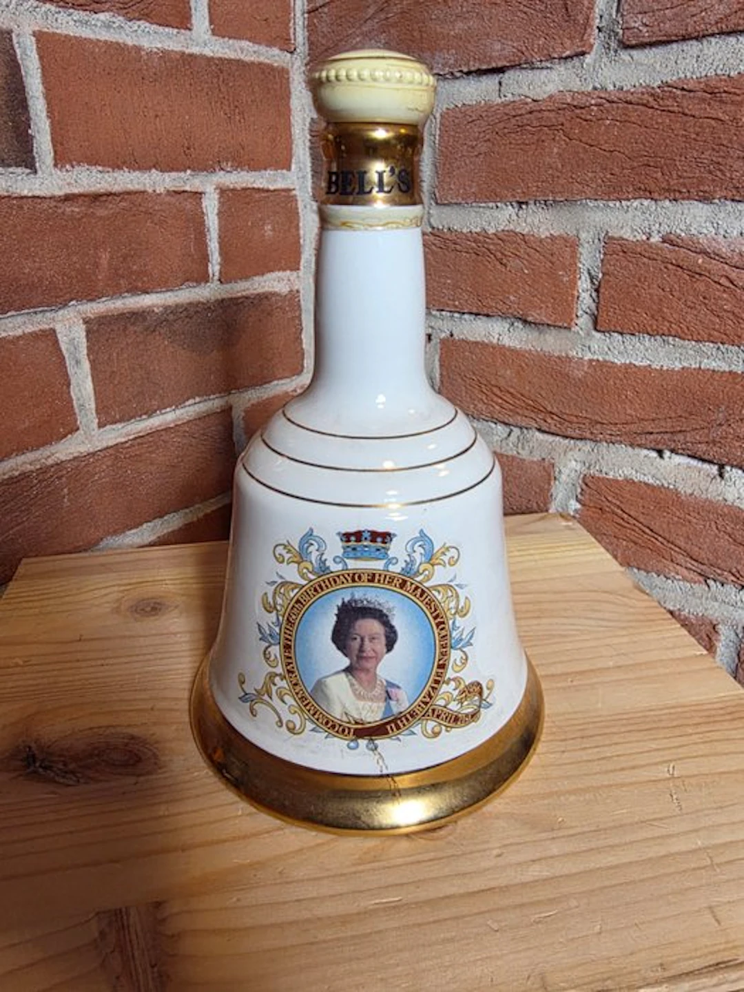 Bell's Decanter 60th Birthday Queen Elizabeth II 1986 - 75cl