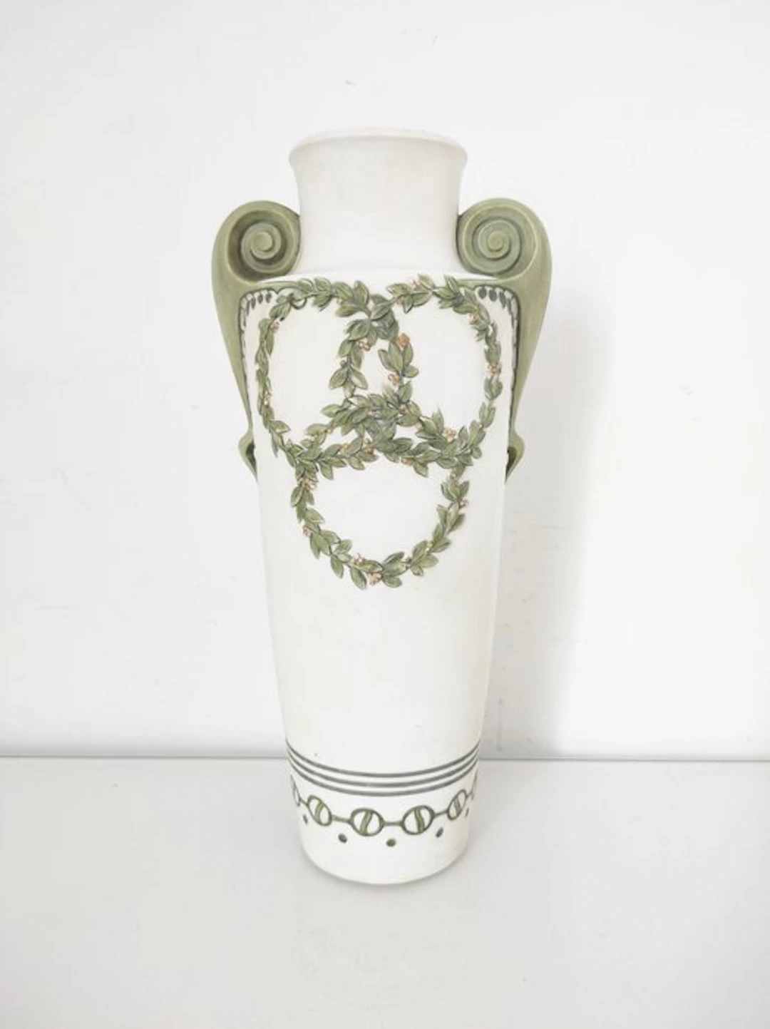 Vase - Biscuit porcelain - Embossed foliage