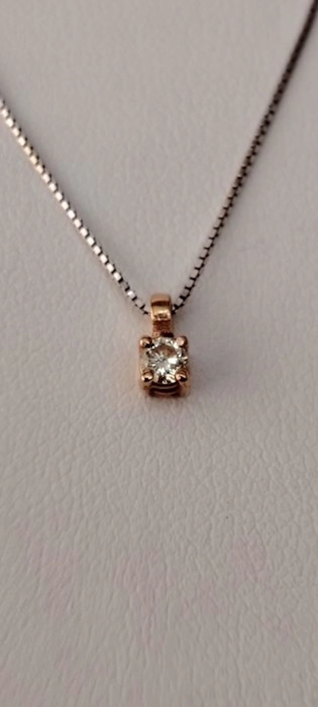 Necklace with pendant - 18 kt