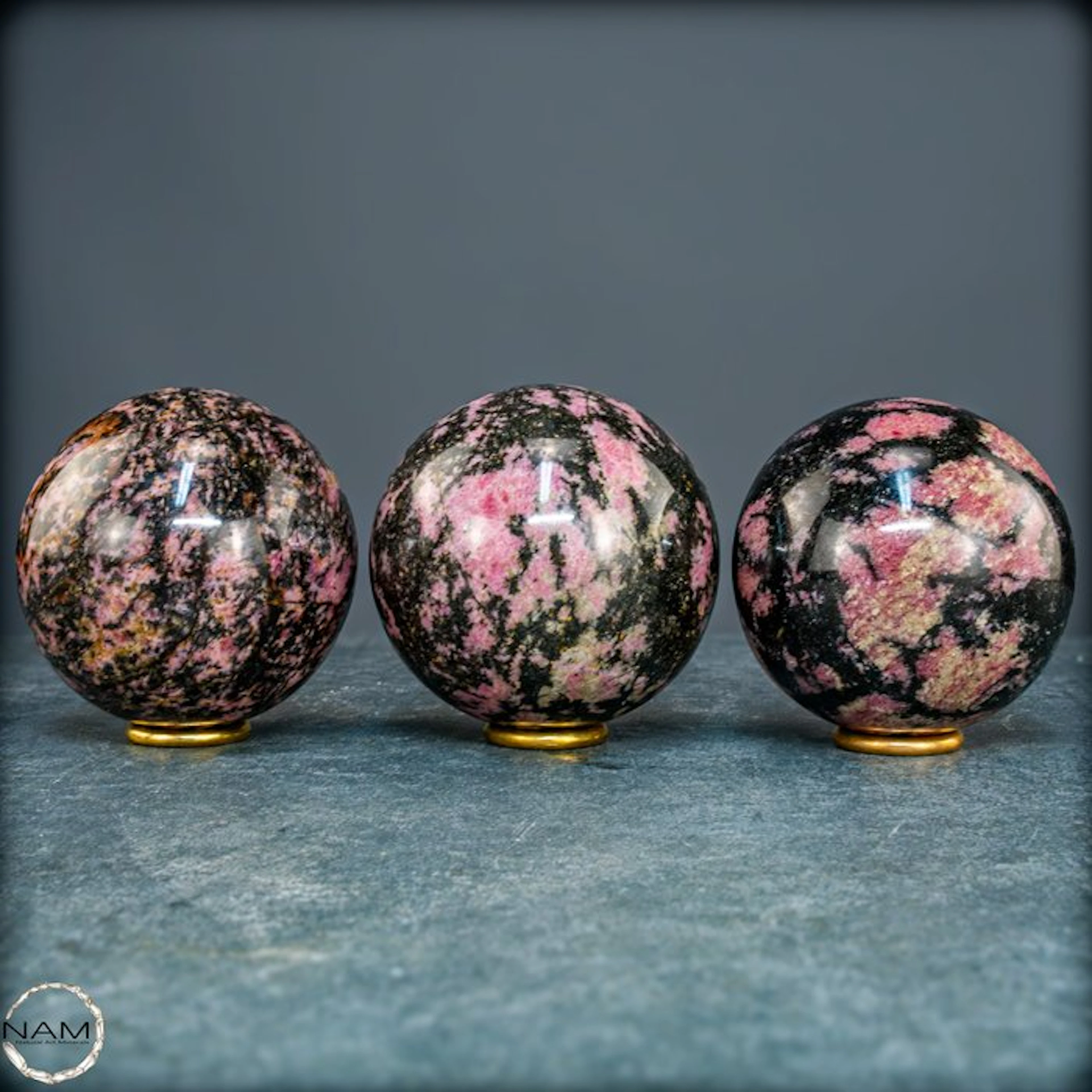Natural rhodonite spheres – Set of three expressive specimens- 2302.31 g - (3)