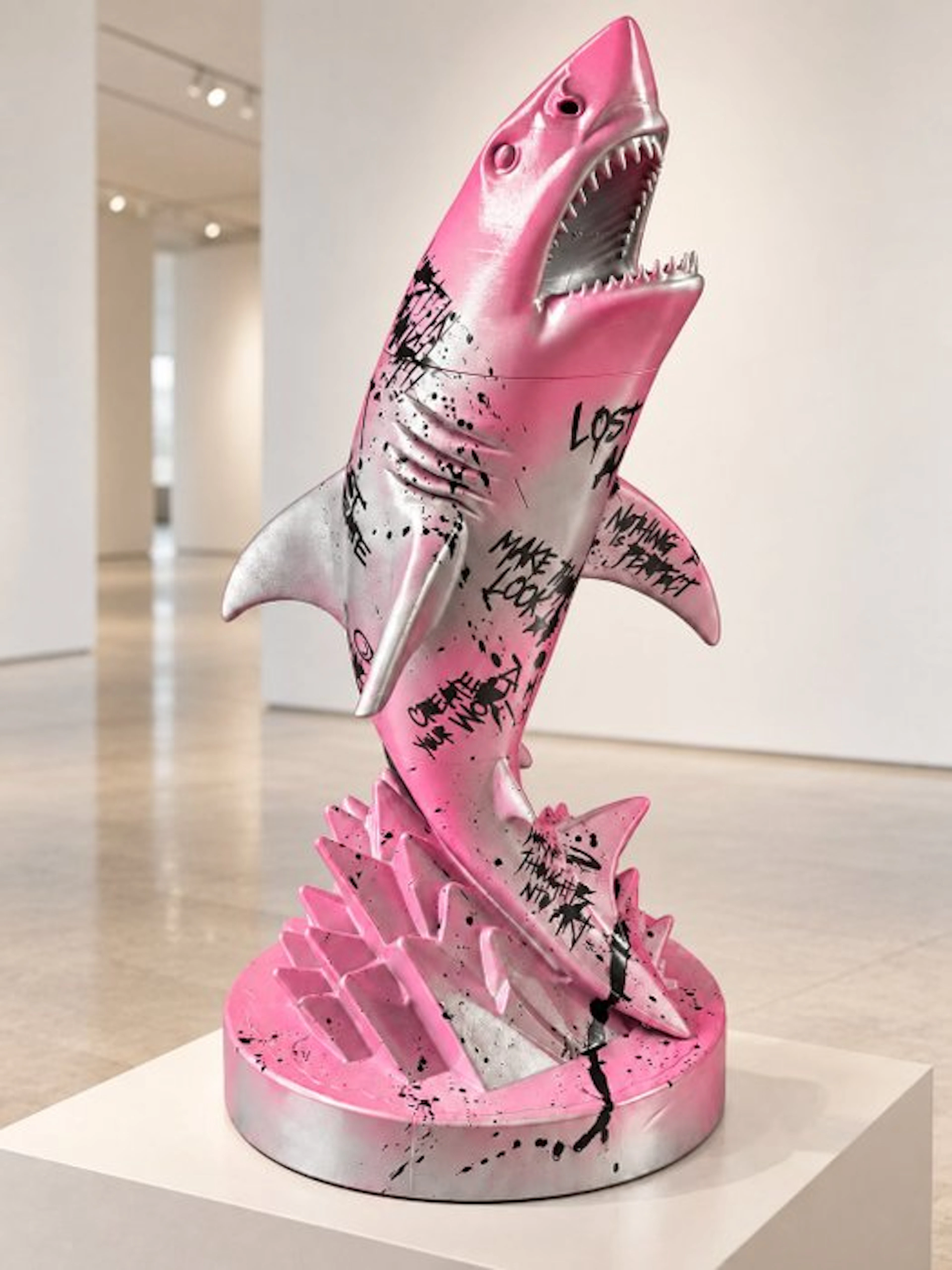 Daluxe Art - Sculpture, Pop Art Shark - 50 cm - Plastic - 2026