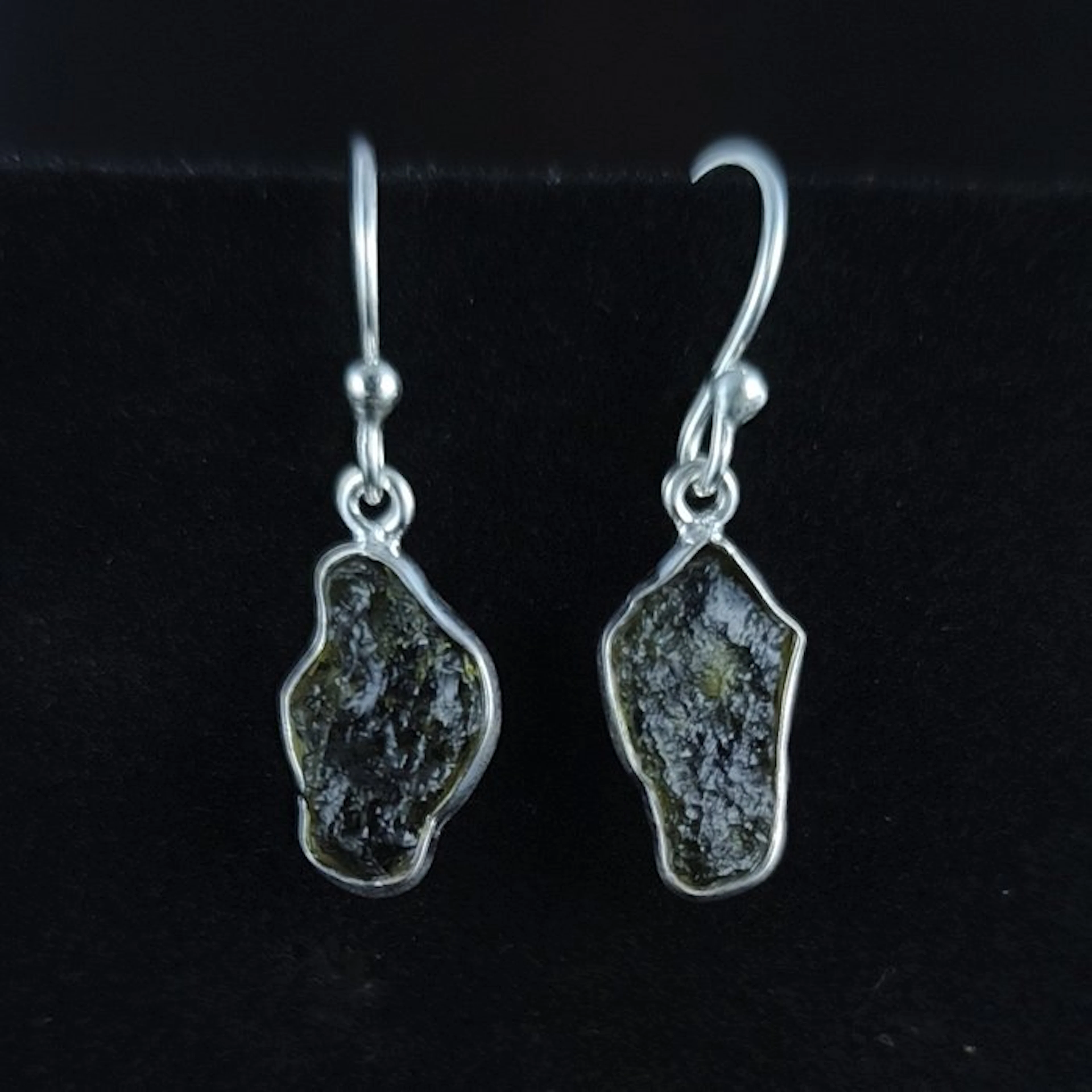 Moldavite Jewellery - Height: 30 mm - Width: 9 mm - 1.96 g