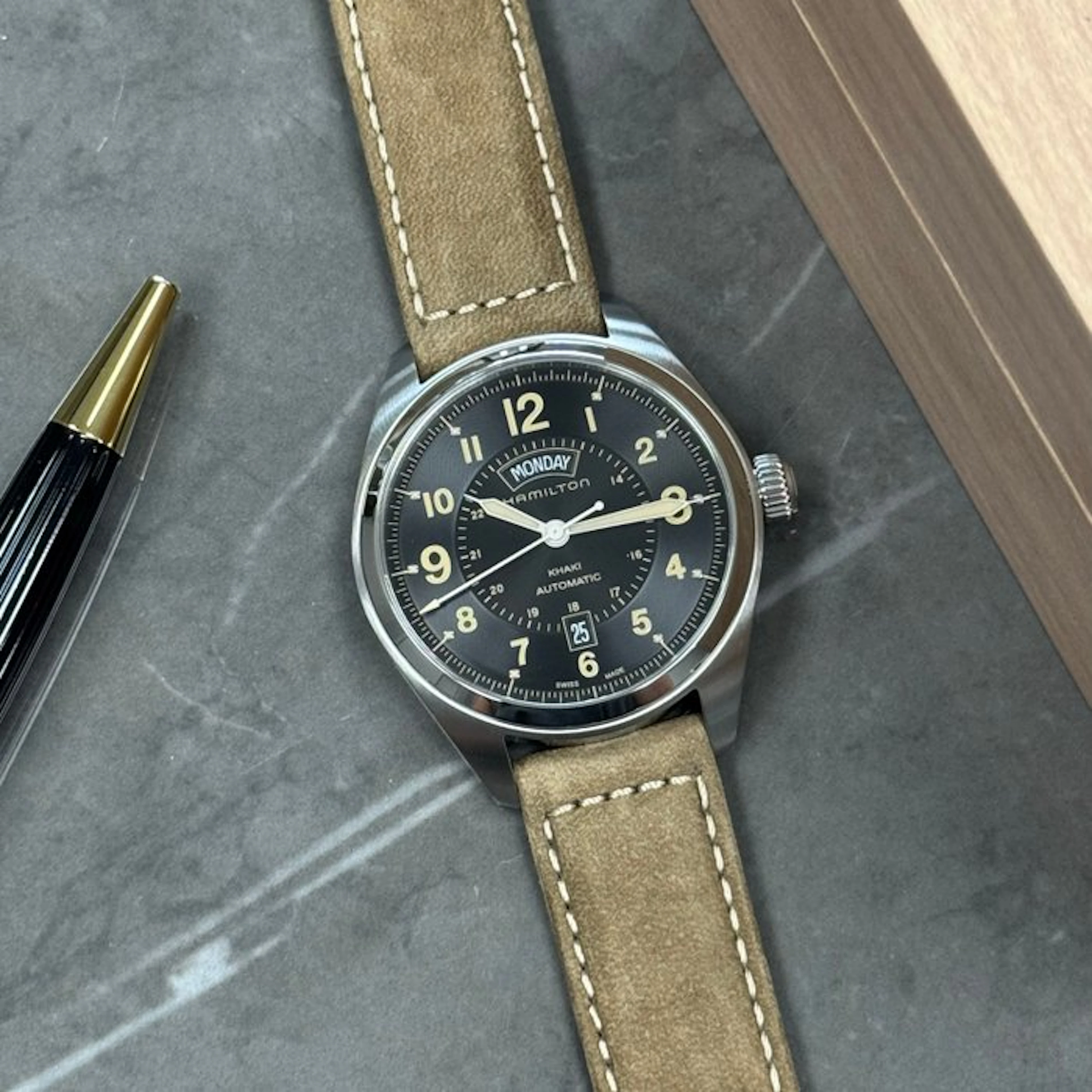 Hamilton - KHAKI FIELD DAY DATE AUTO - H70505833 - Men - 2025+