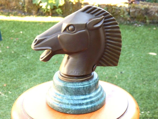 After Lalique - Sculpture