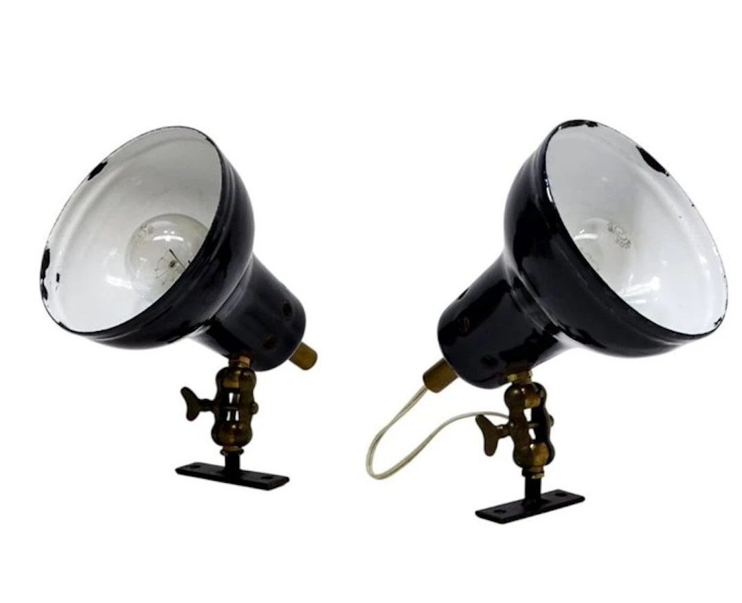 Wall lamp - Two enamelled wall- or ceiling-mounted lamps...