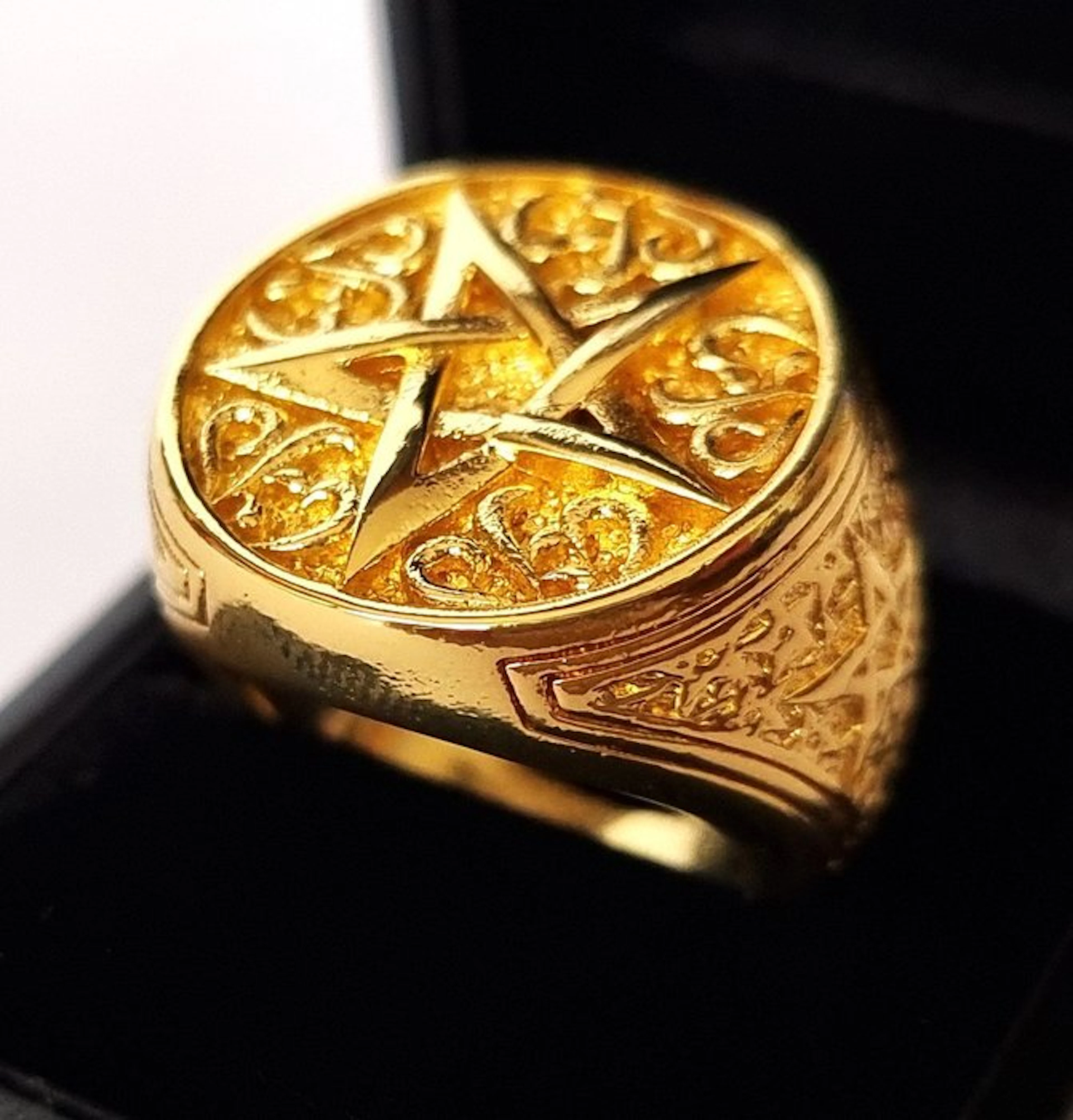 Lady Knight – The Pentagram – Seal of the Five Elements...