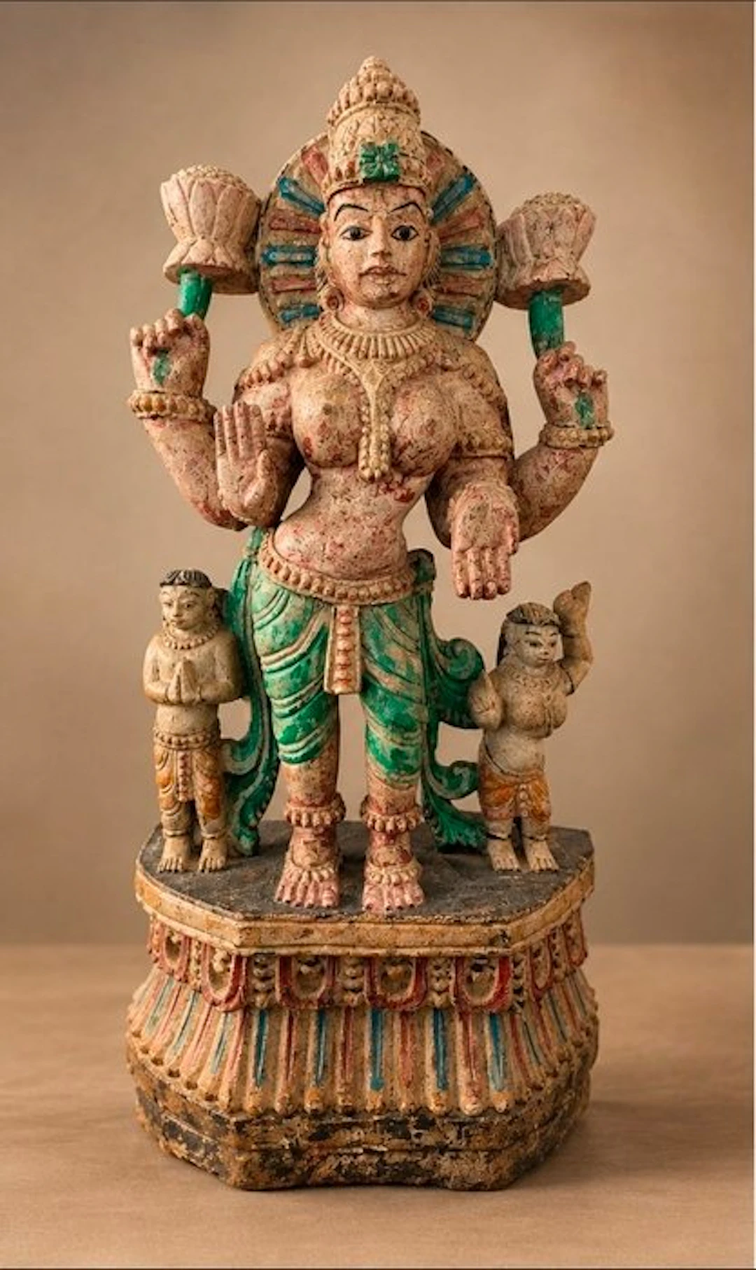 Polychrome Hindu devotional figure with two attendants. - India - 20th century