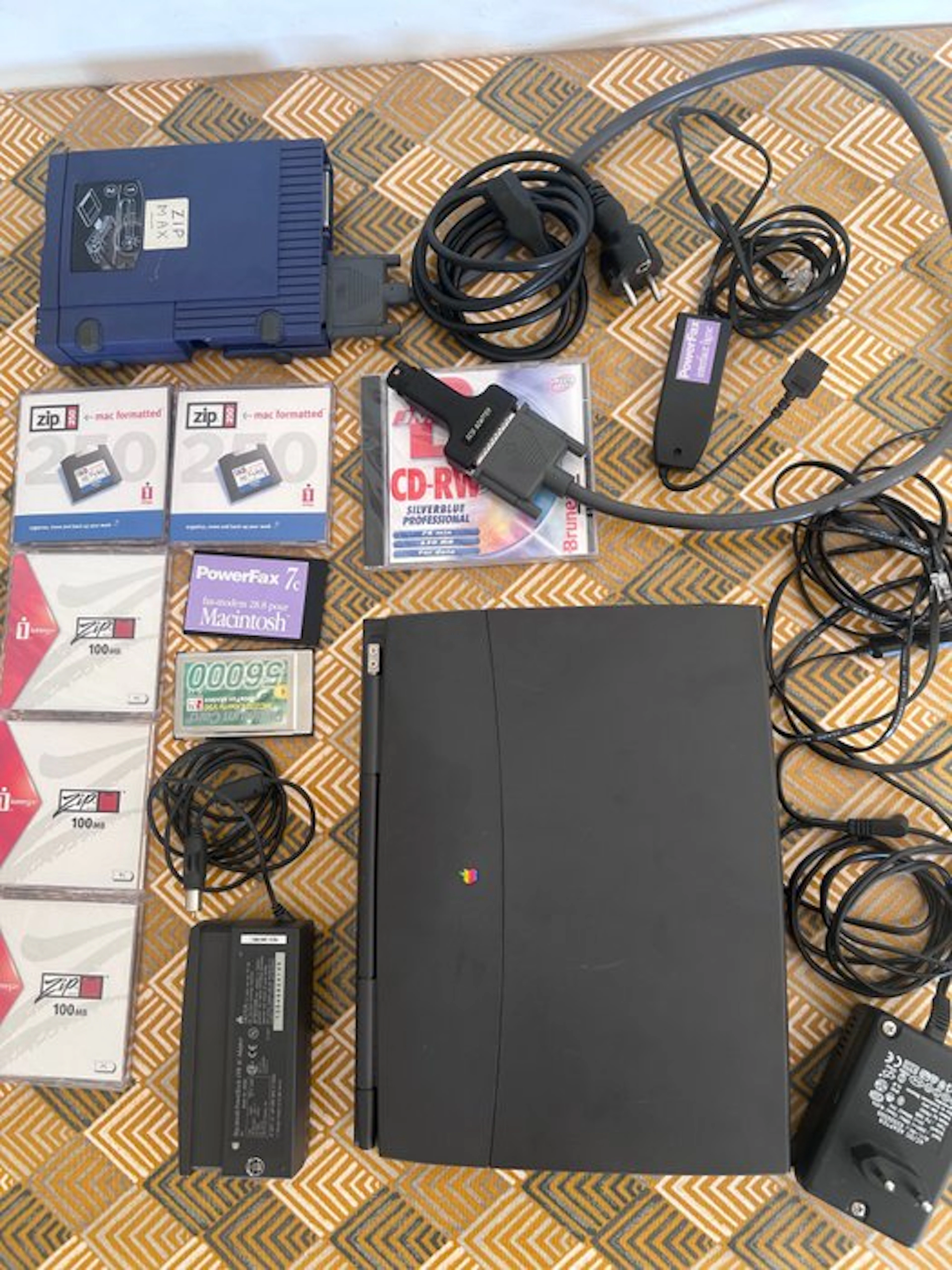 Apple PowerBook 1400c PowerPC + Iomega Zip + 5 disques...
