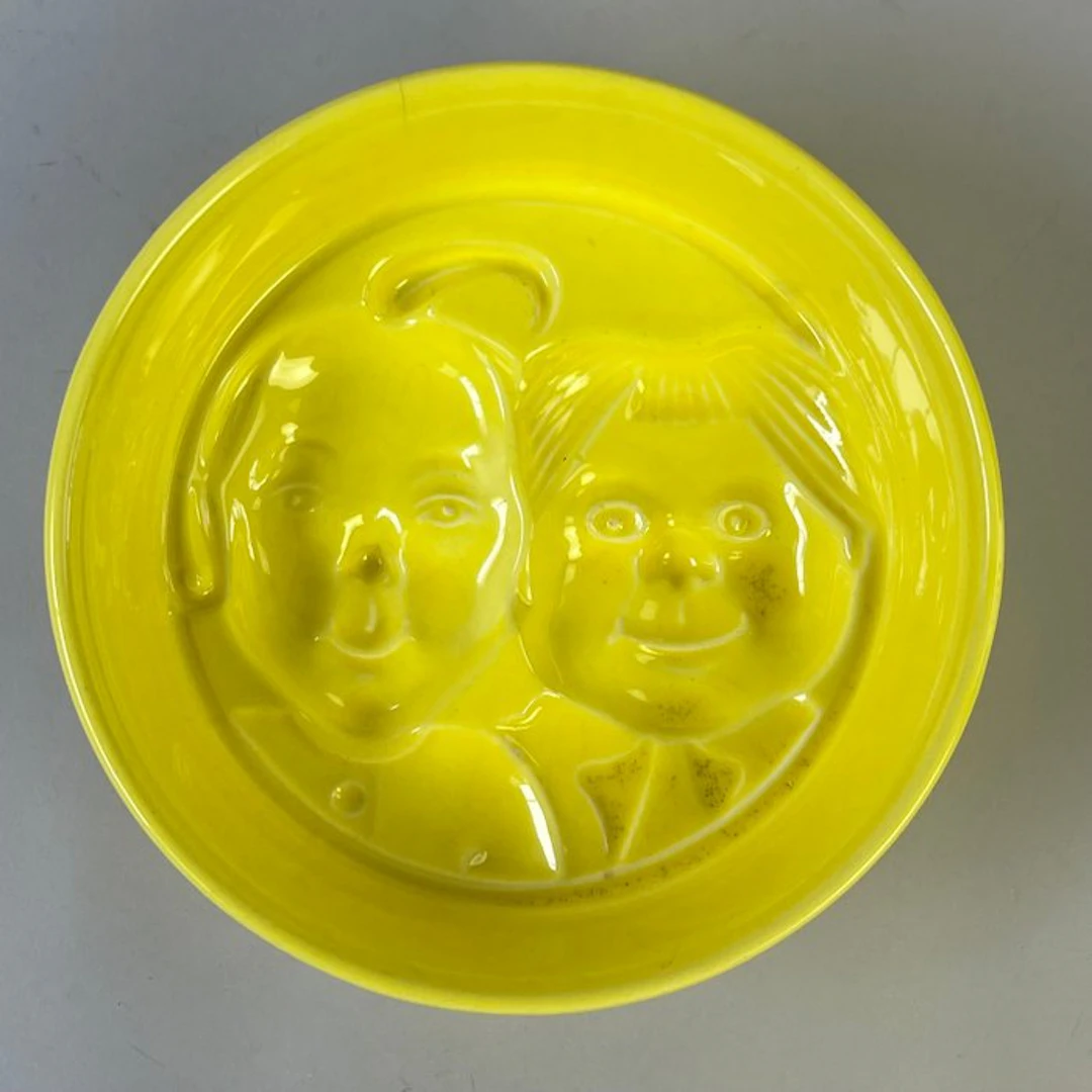 Platter - Vintage - Yellow ware - Ceramic pudding mold or...
