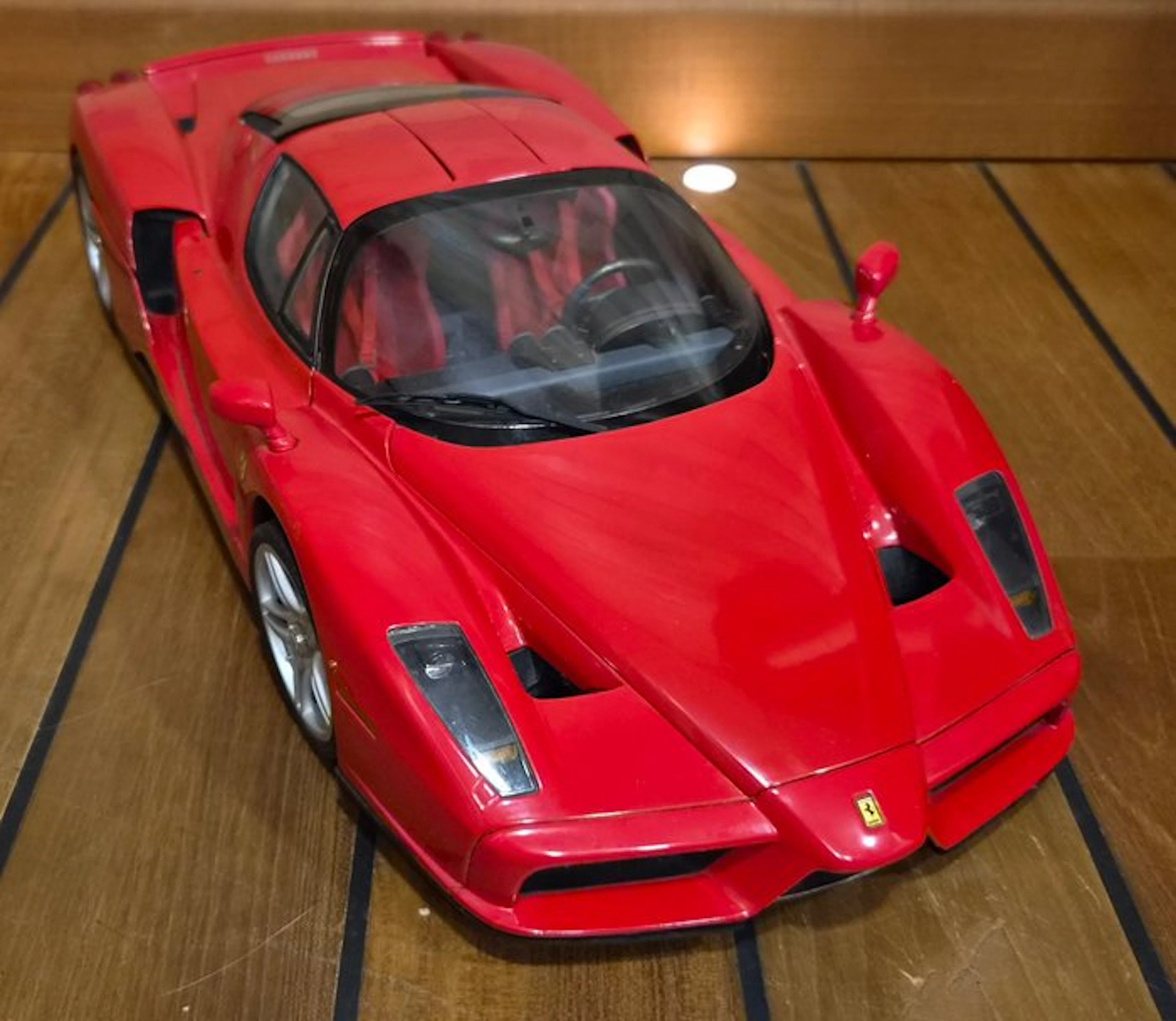 Altaya 1:8 - Model car - Ferrari Enzo