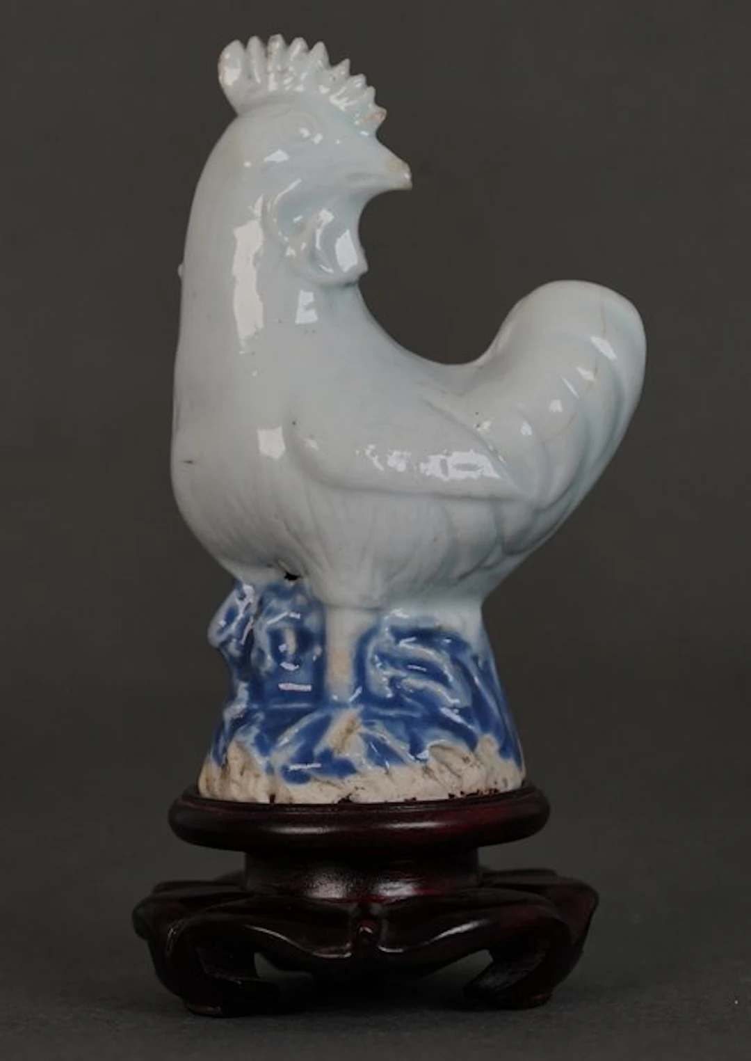 Large standing Finely detailed Cockerel Standing on Blue...