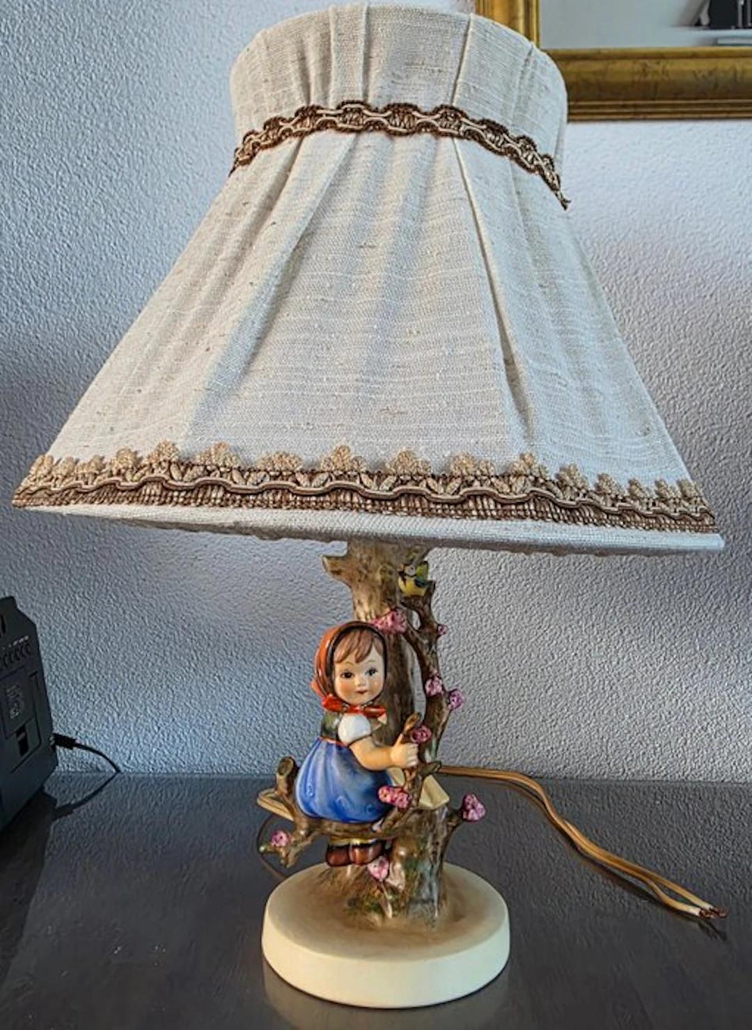 Goebel - Figurine - Hummel lamp (2) - Porcelain, Textile