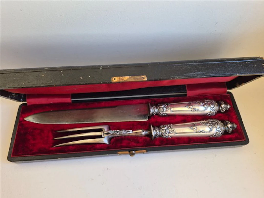 Vegetable server (2) - Stashed money.