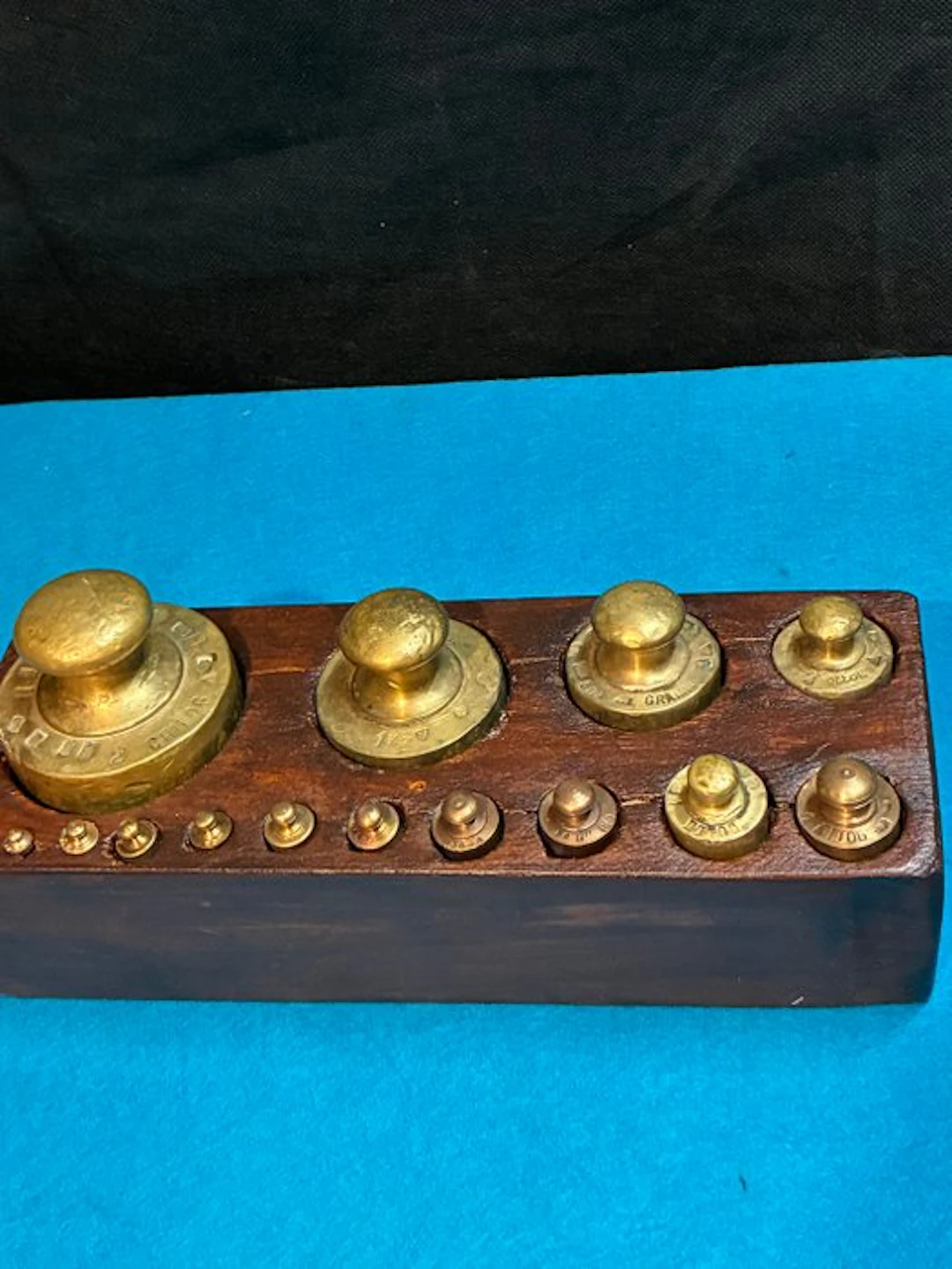 Nested cup weights (14) - Brass, Wood