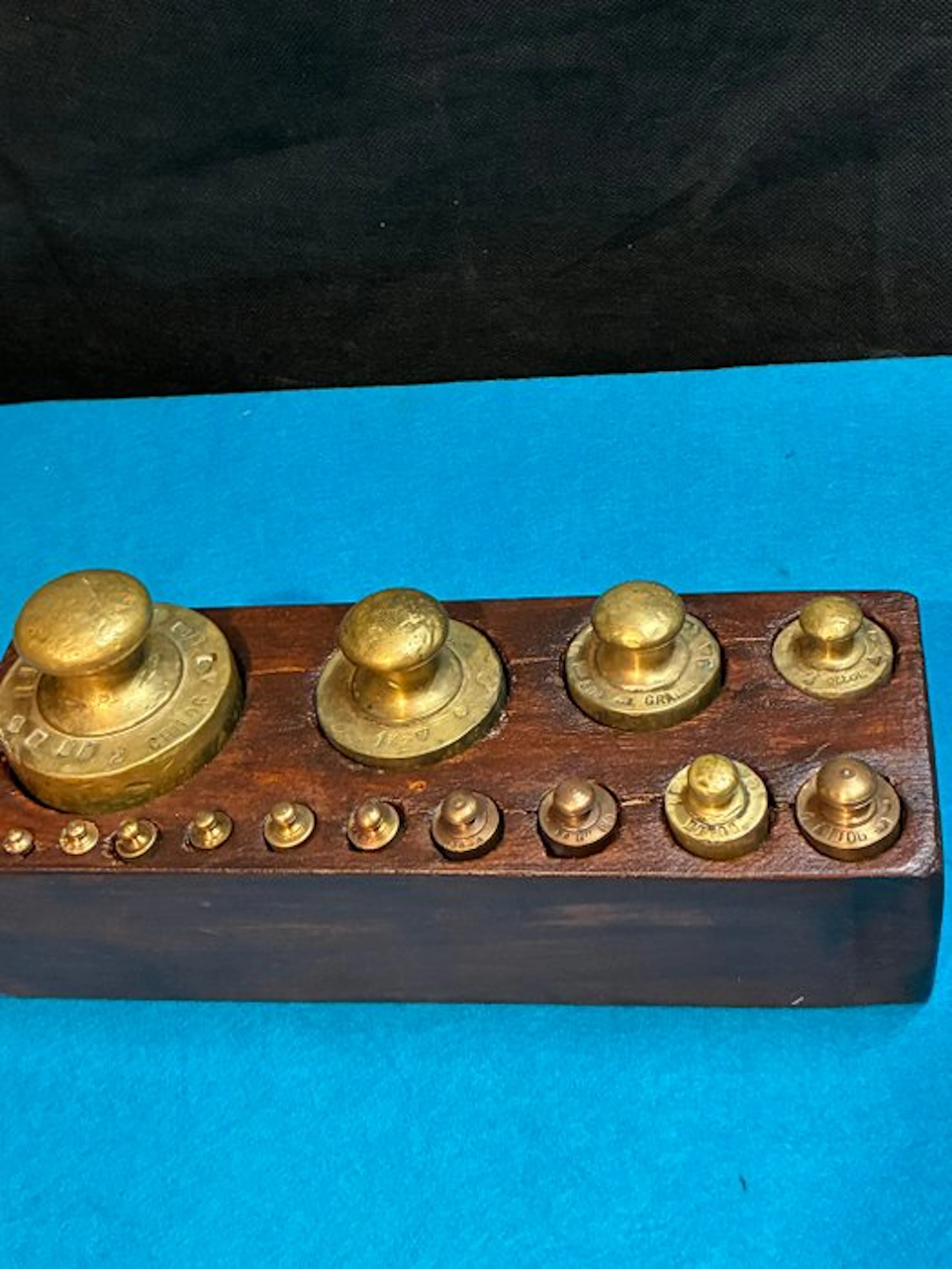 Nested cup weights (14) - Brass, Wood