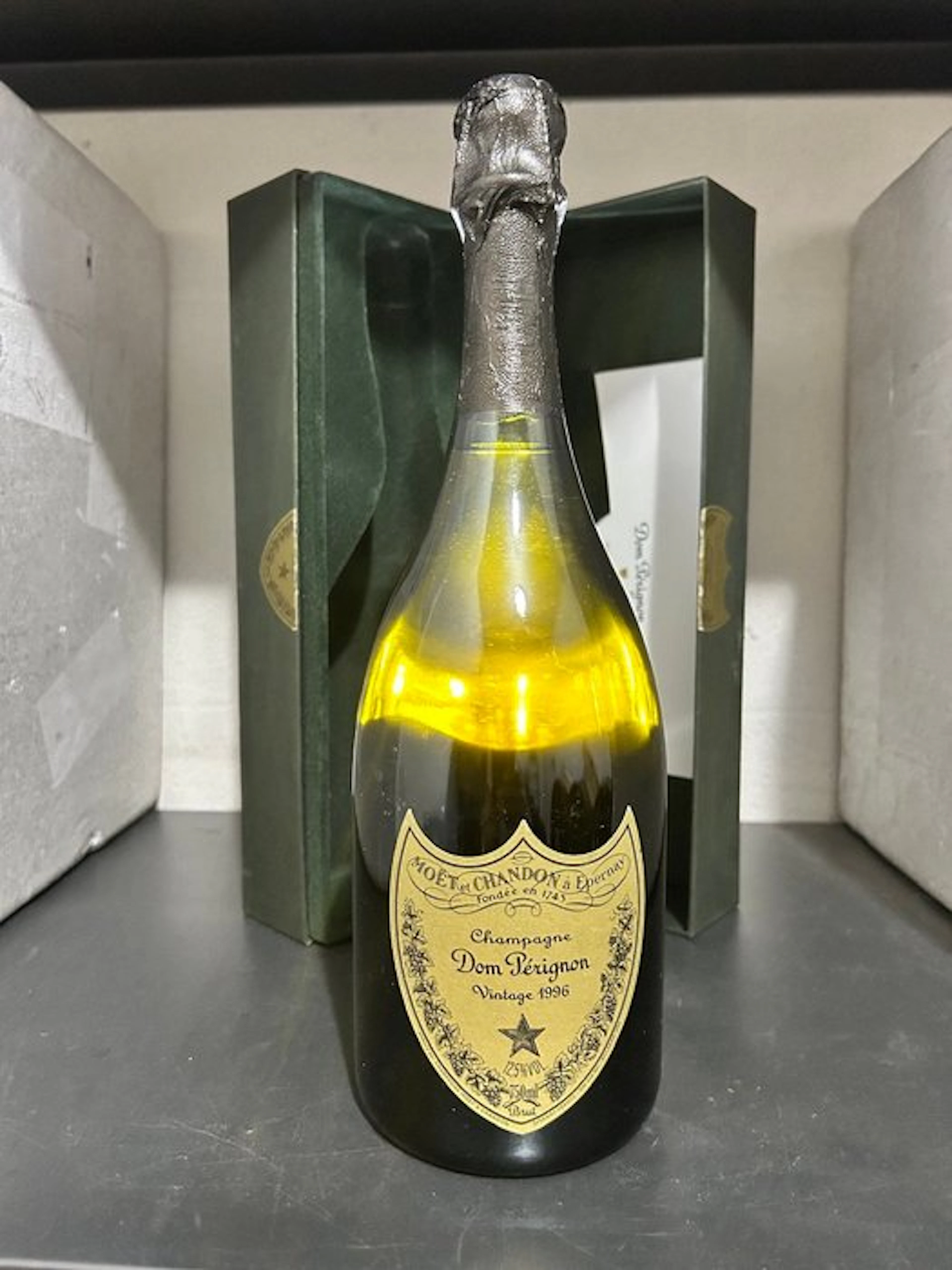 1996 Moët & Chandon, Dom Perignon Vintage - Champagne Brut - 1 Bottle (0.75L)