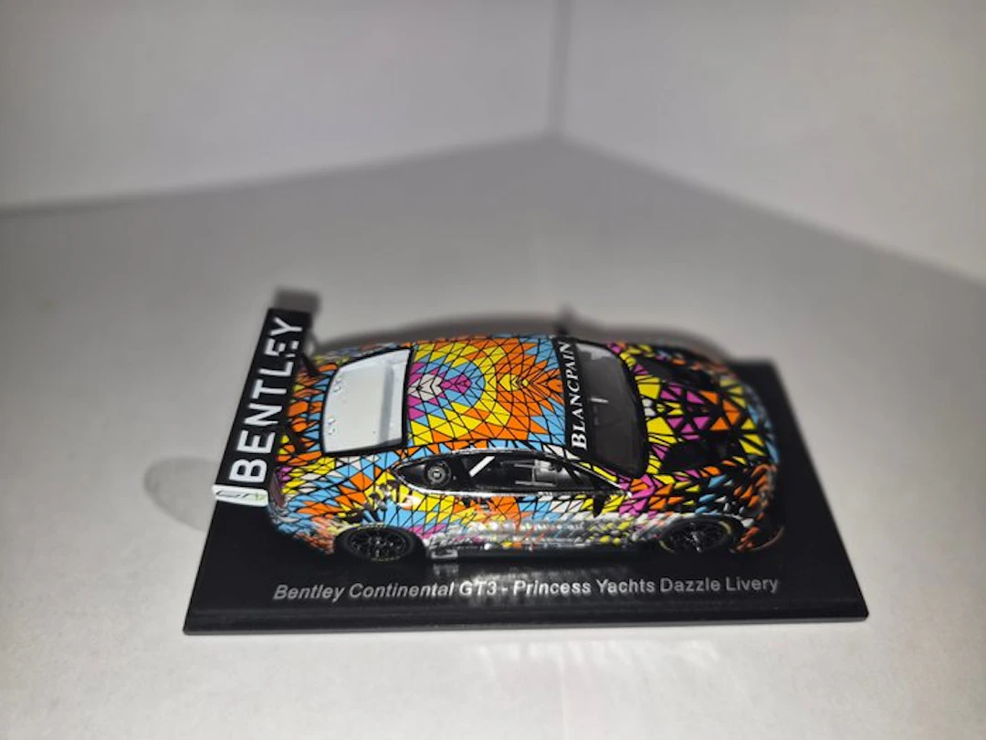 1:43 - Model race car - Bentley Continental GT3...