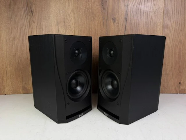 Bower & Wilkins - DM302 / 2-Way Vented-Box Bookshelf Speaker set