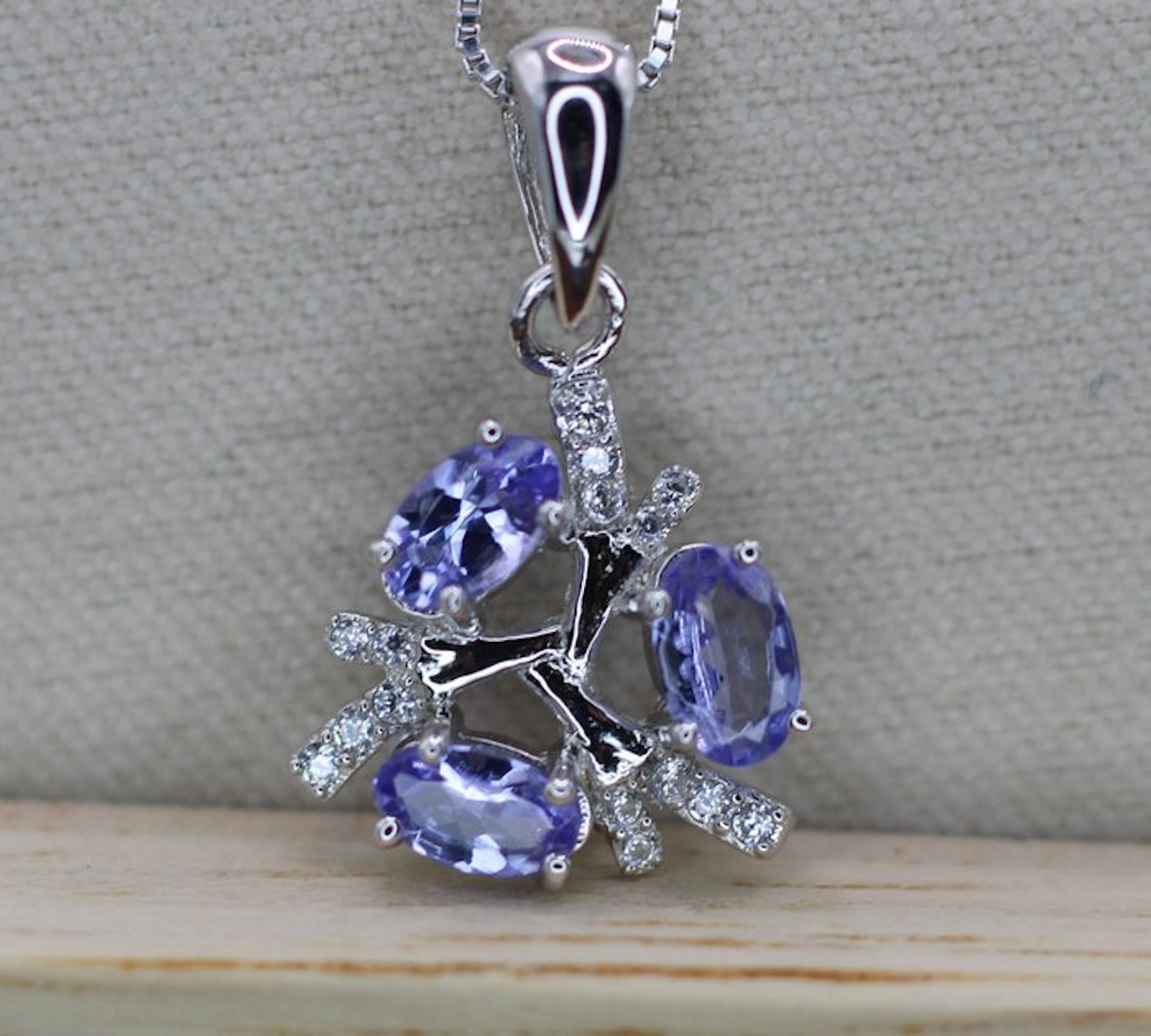 No reserve price - Necklace with pendant Silver - 1.10ct. tw. Tanzanite