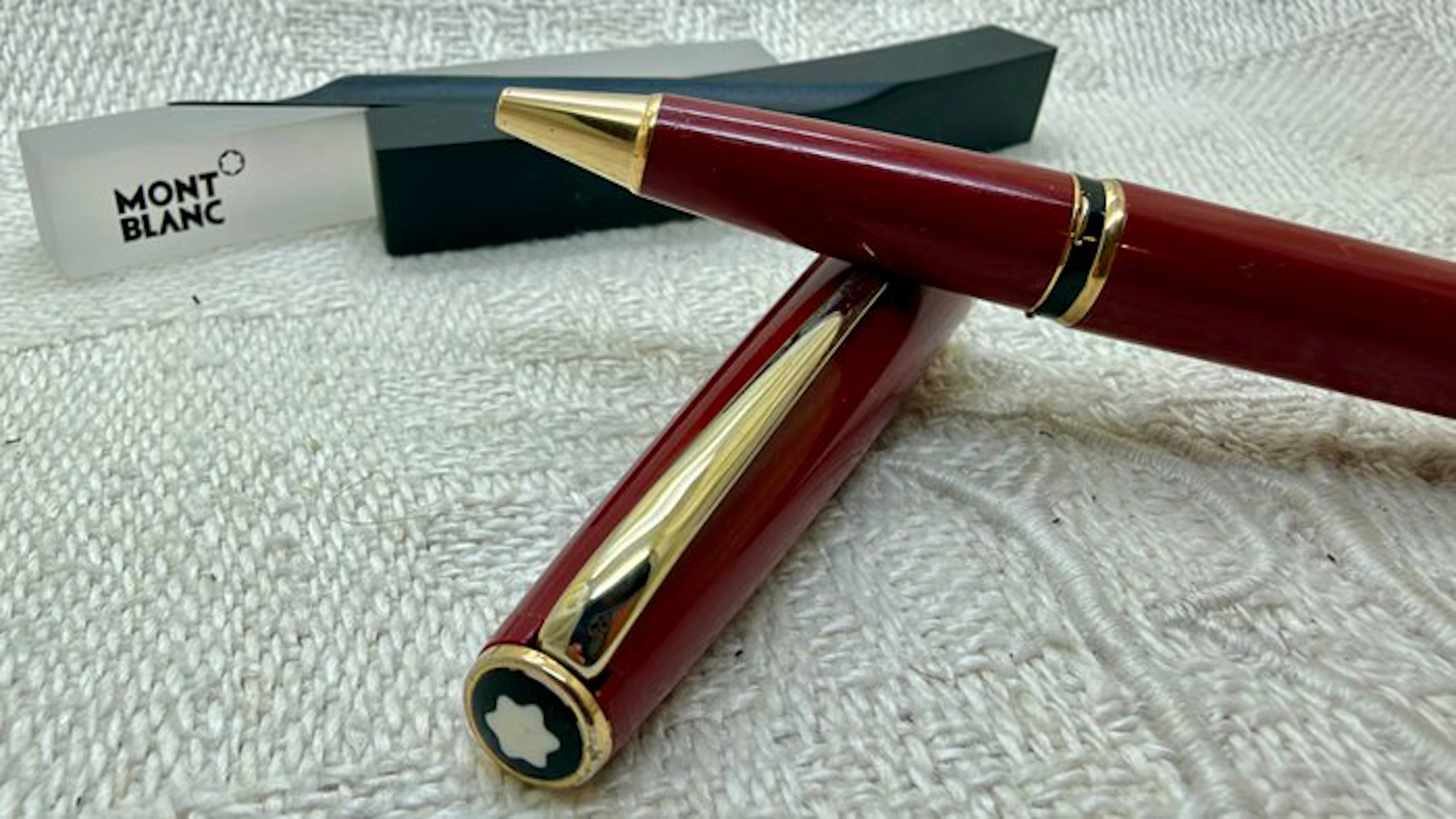 Montblanc - Generation Burrgundy Resin & Gold - Roller ball pen