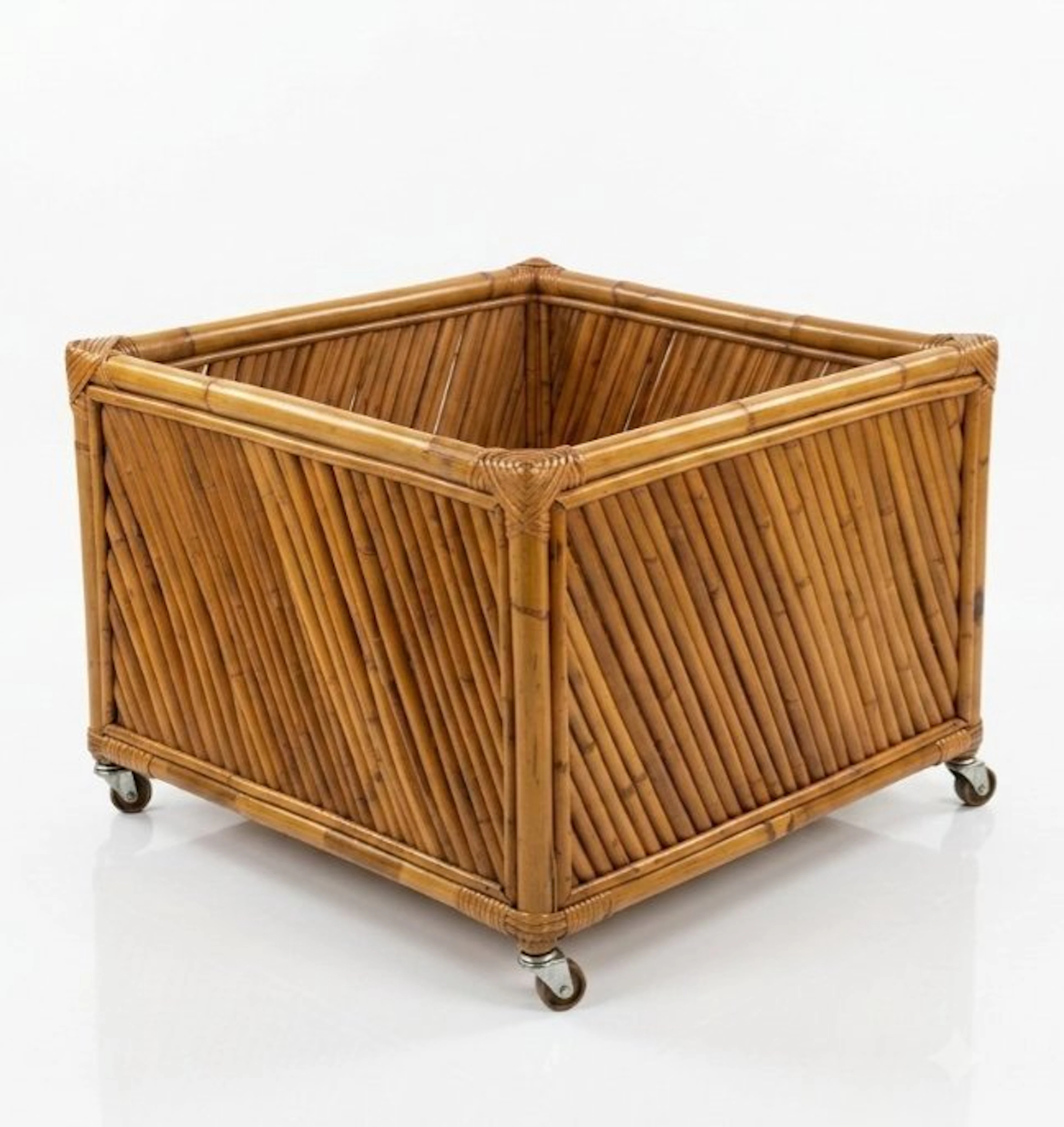 Jardinière - castor oil plant - Vintage planter/basket in bamboo and reed