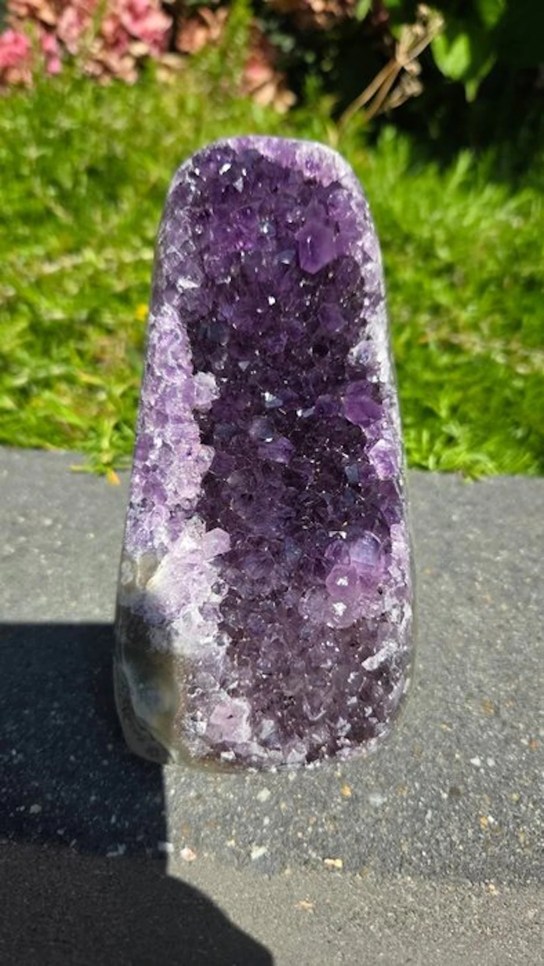 Amethyst Freeform - Height: 12 cm - Width: 6 cm- 1.6 kg - (1)