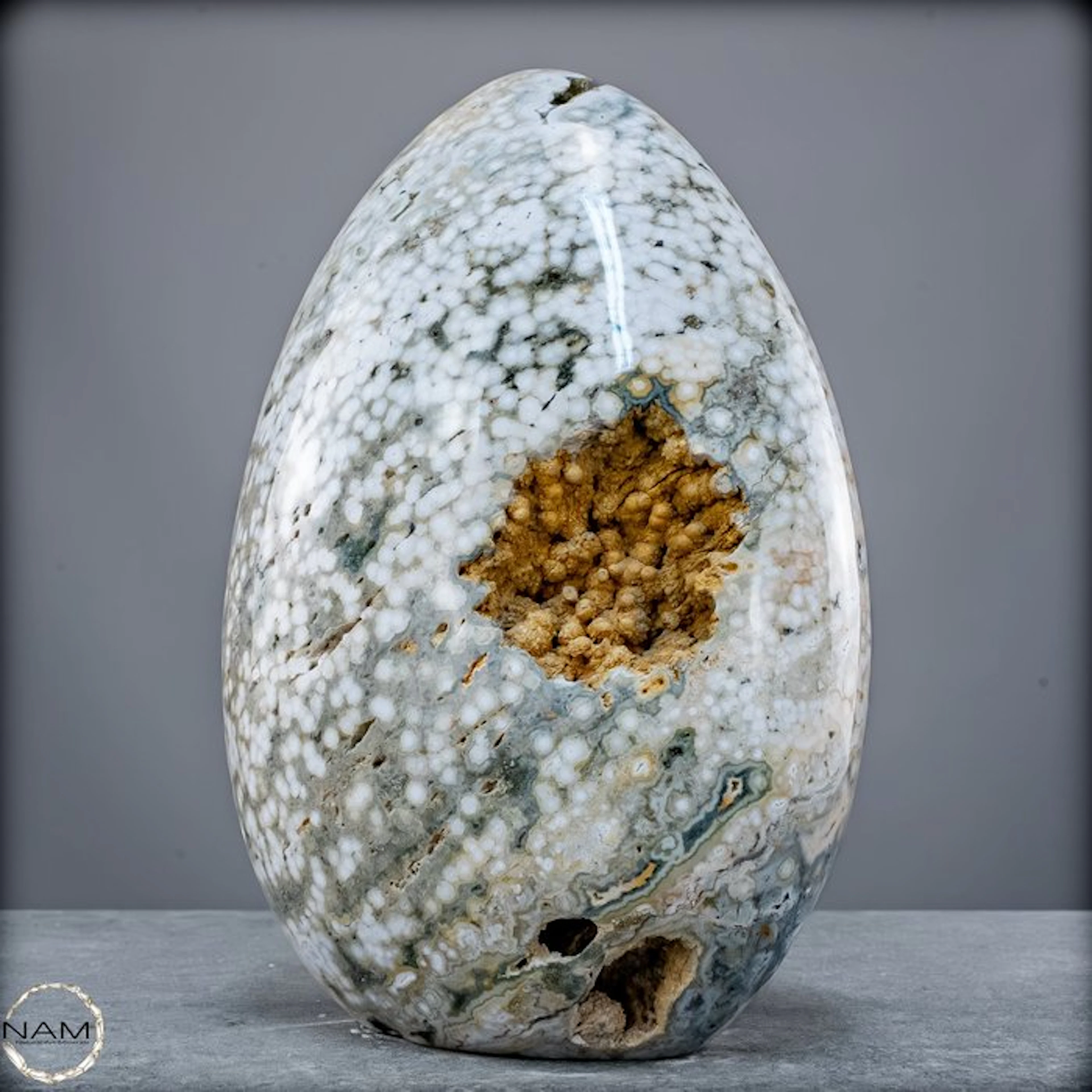 Free-form agate jasper with druzy — An extraordinary natural work of art