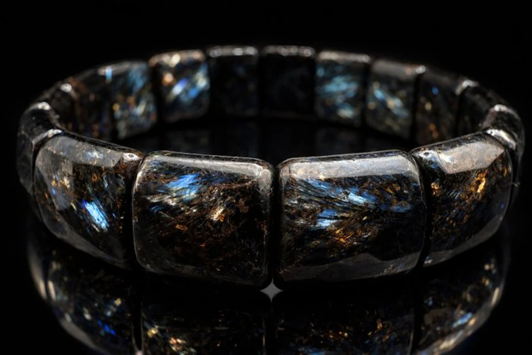 Russian Astrofyliet - Bead bracelet - Rare, intense colours